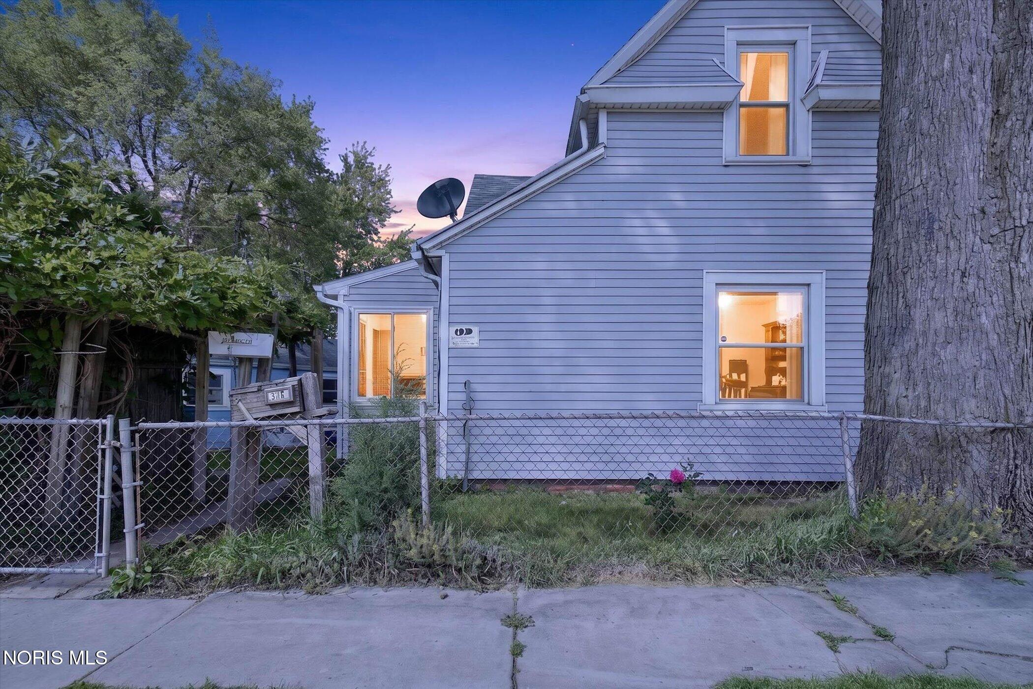 705 Leonard Street