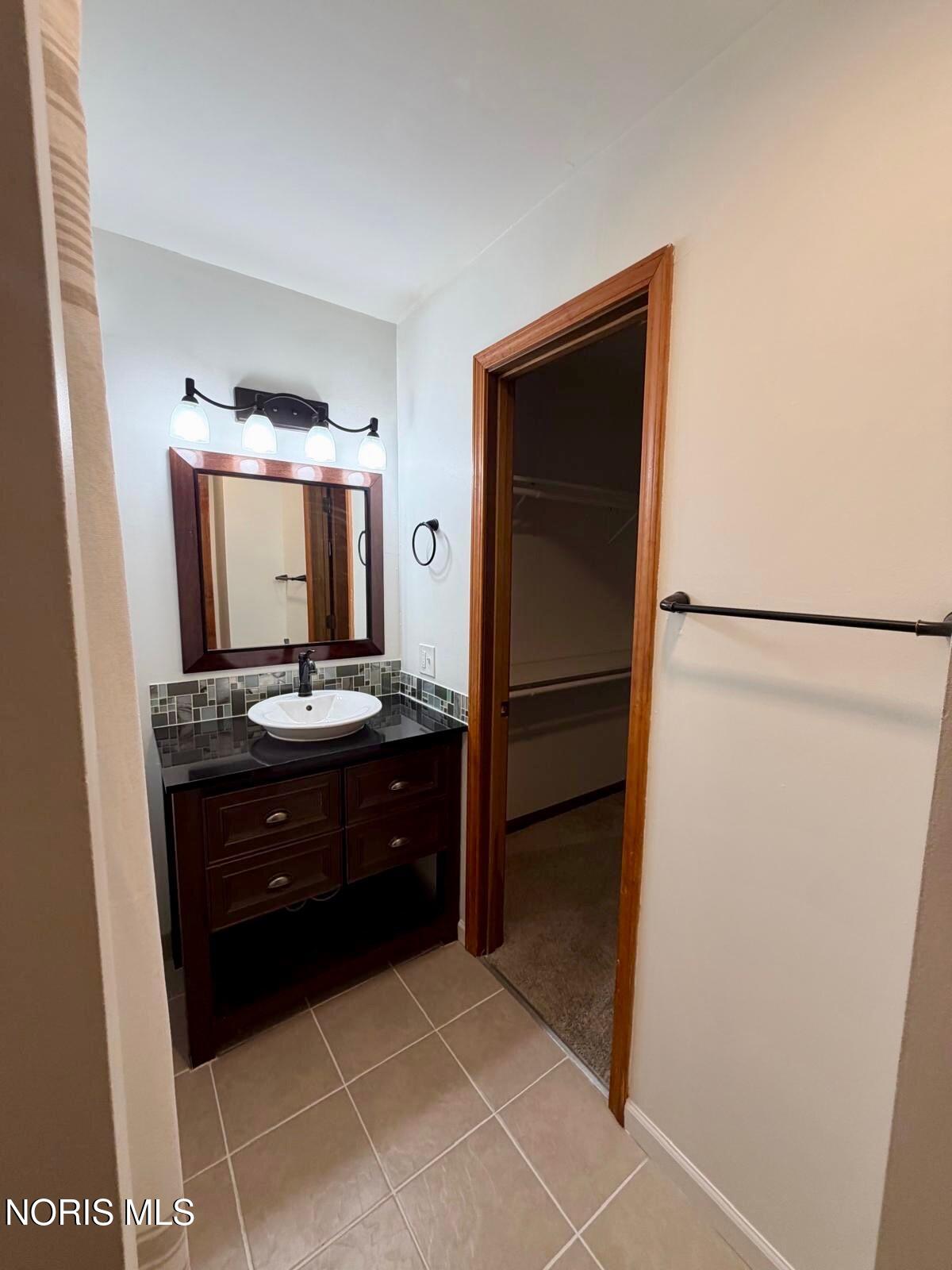 5713 Tibaron Lane, Apt 104