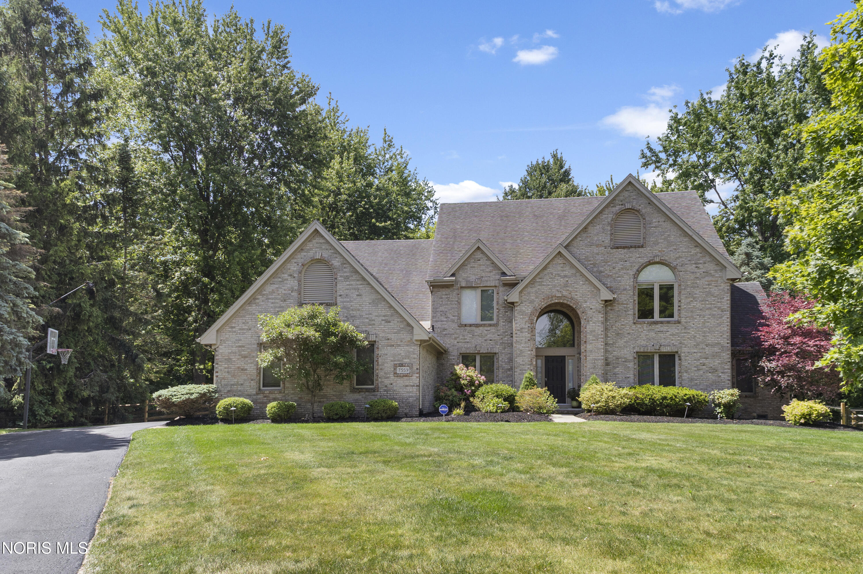 7559 Peachtree Lane