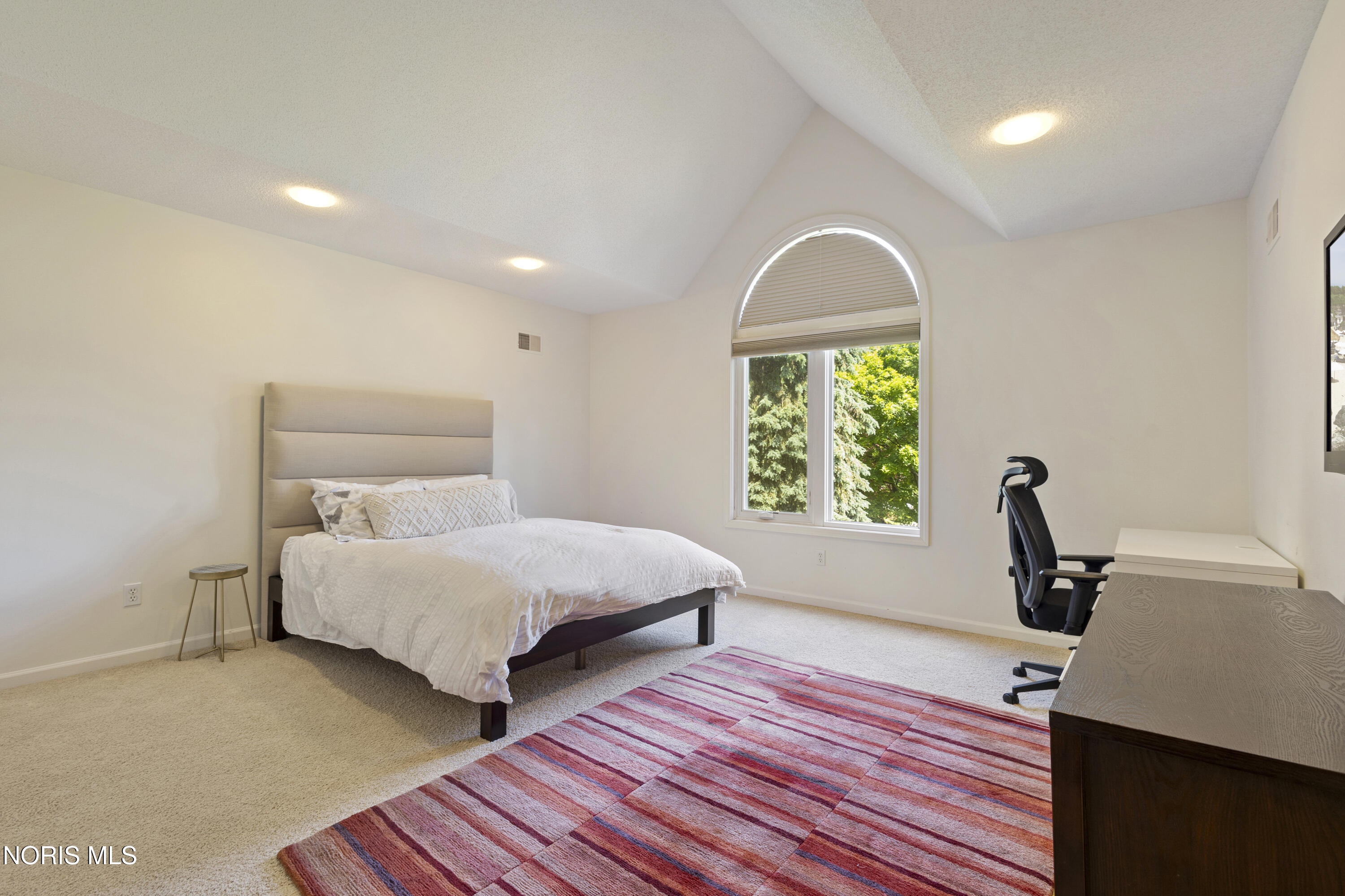 7559 Peachtree Lane