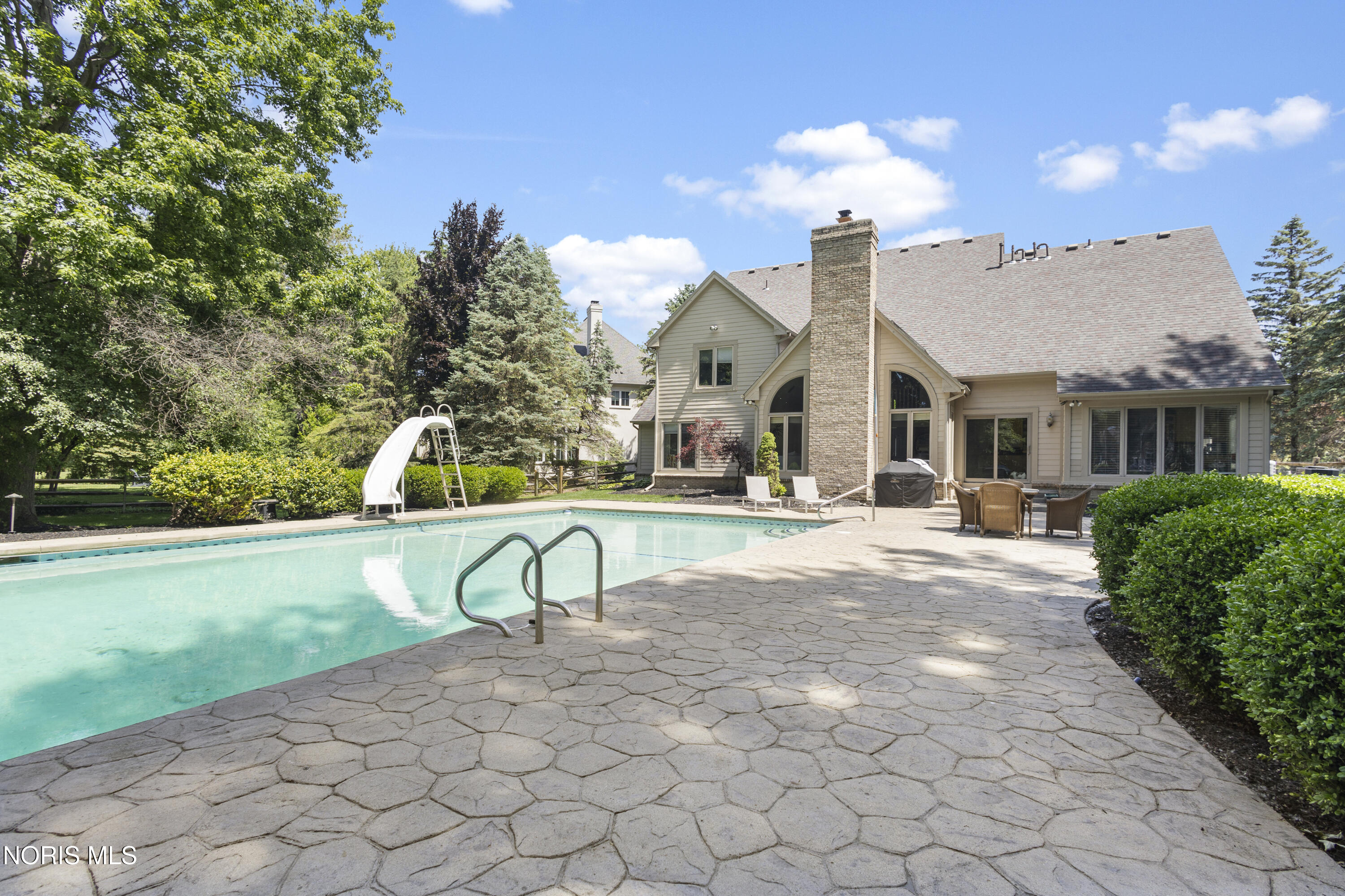 7559 Peachtree Lane