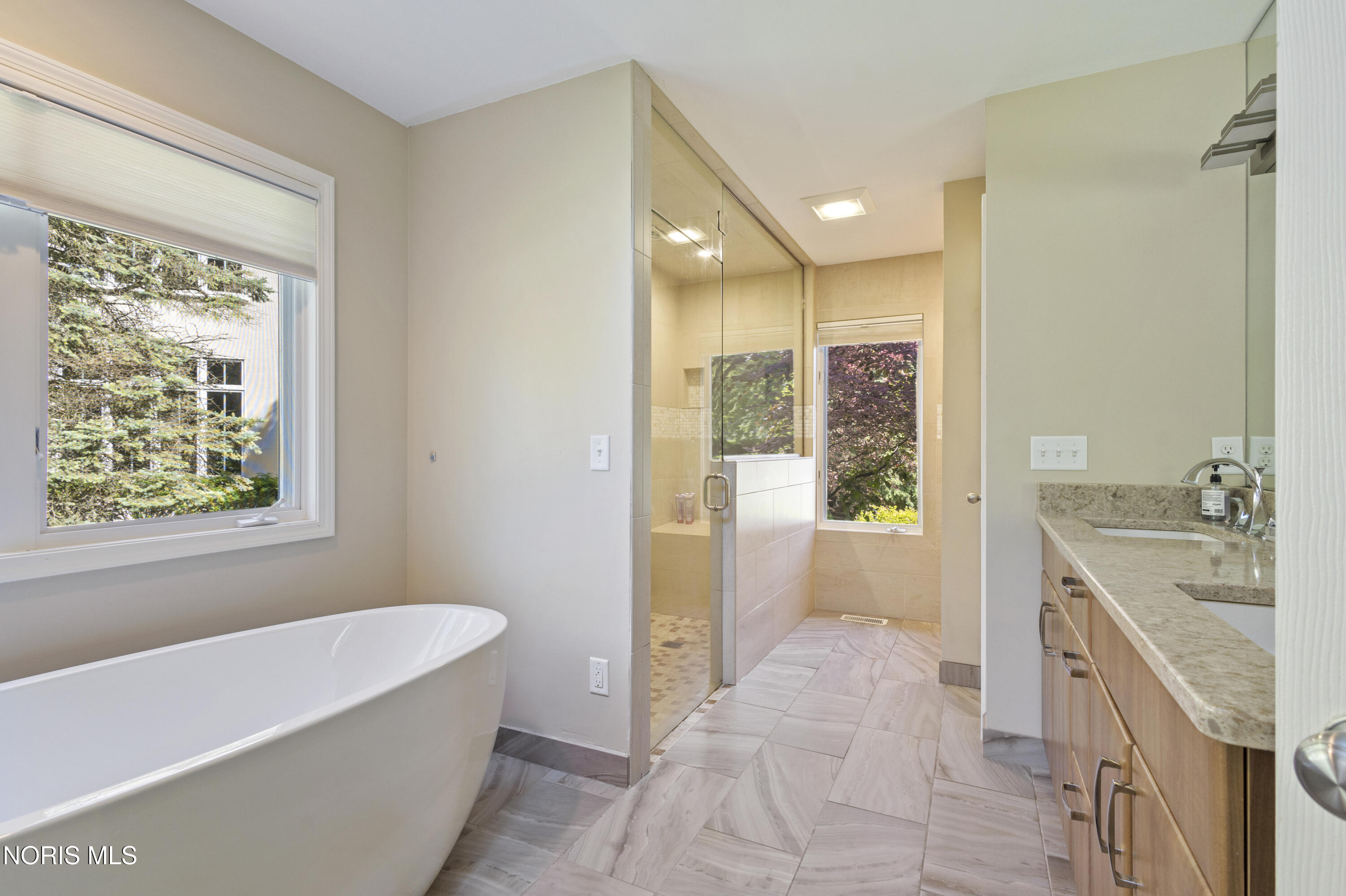 7559 Peachtree Lane