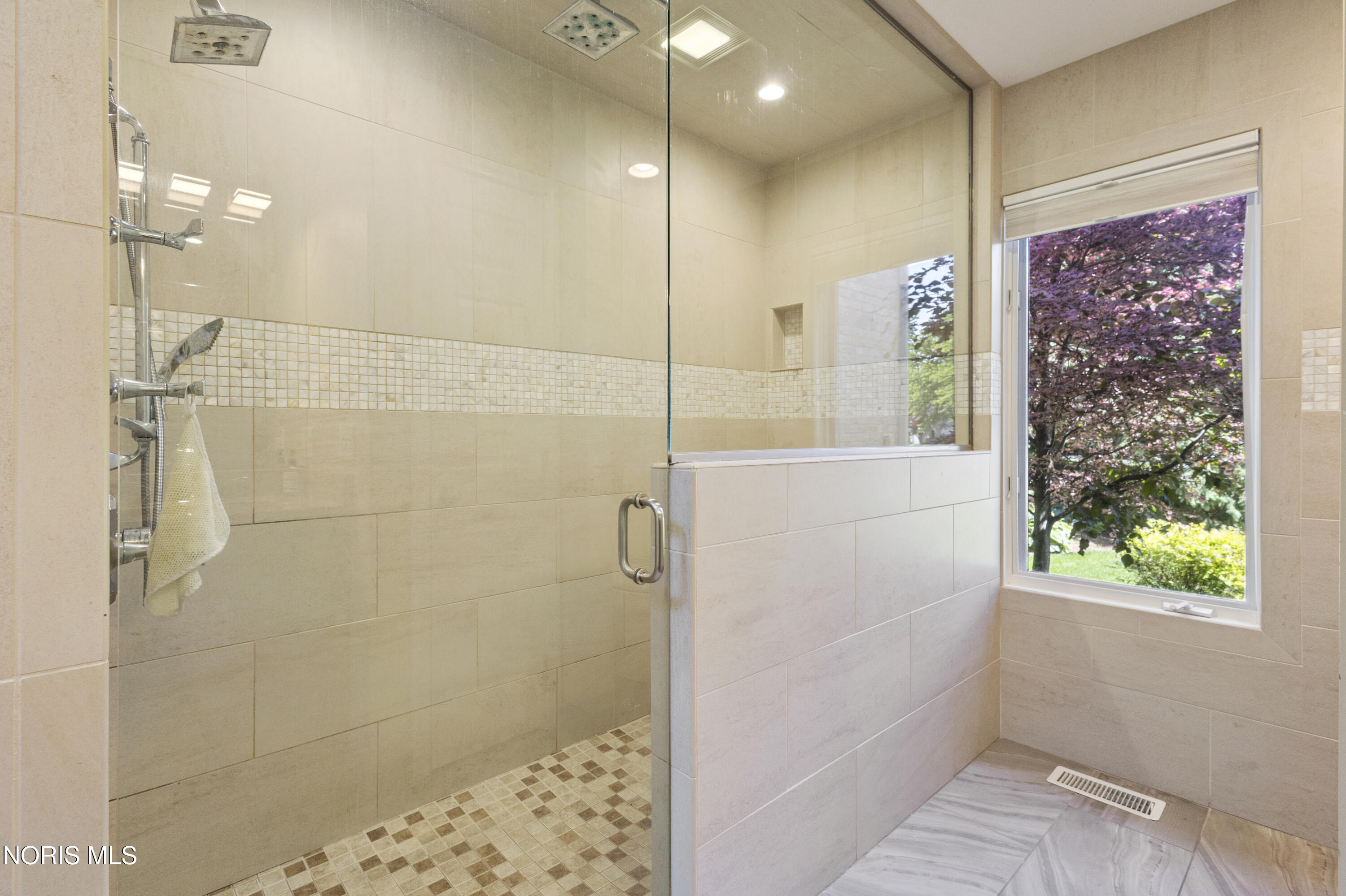 7559 Peachtree Lane
