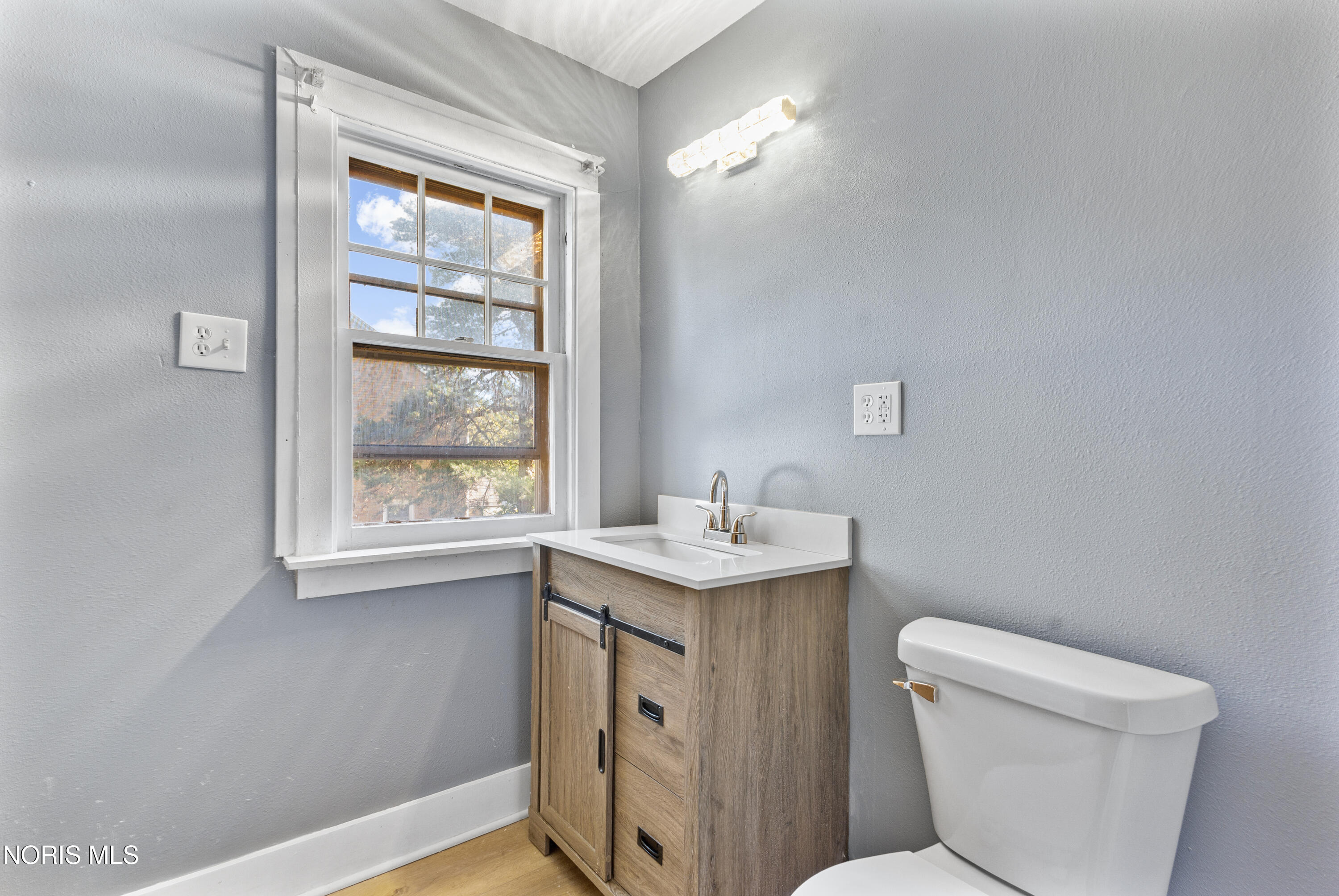 2817 Algonquin Parkway