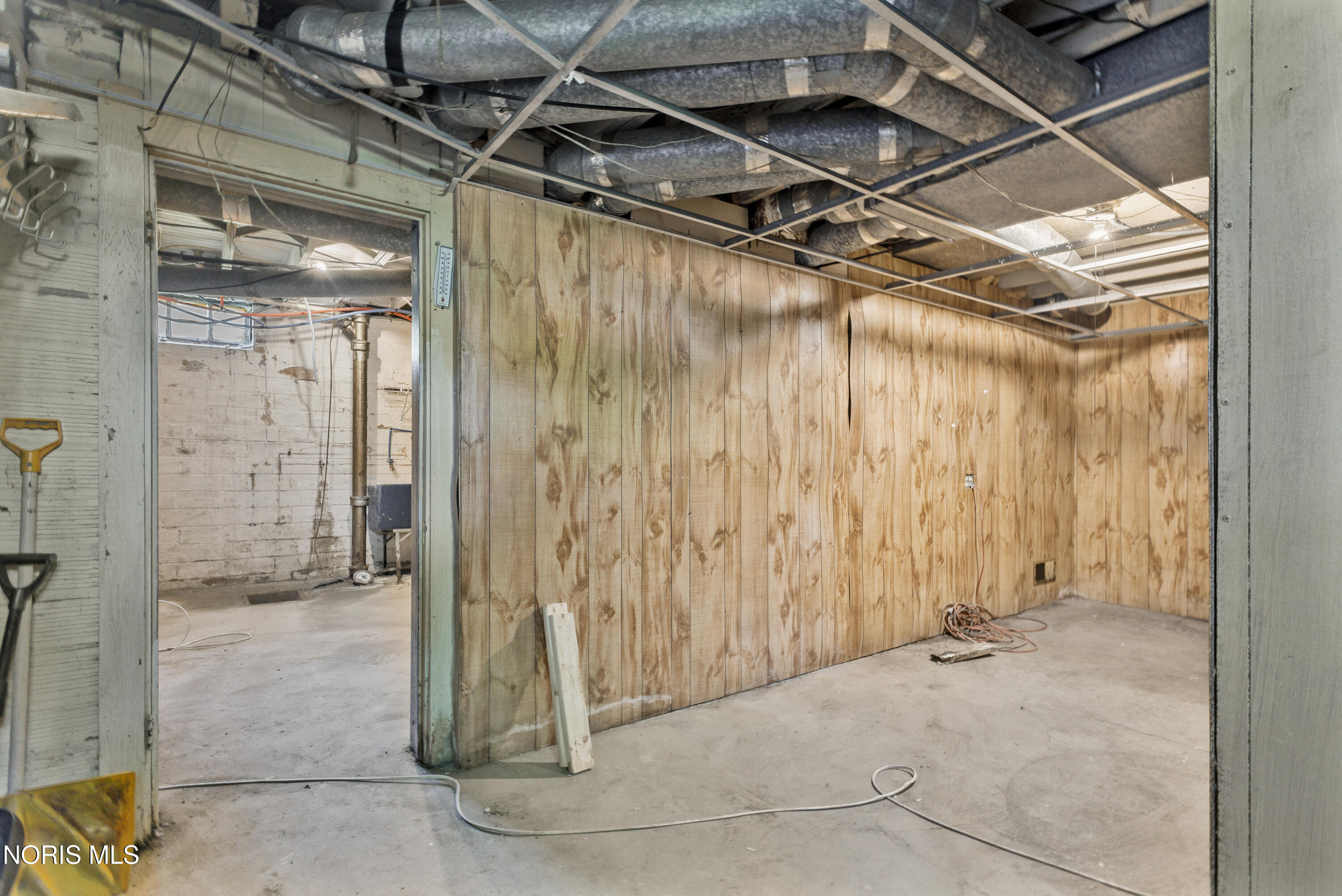 2817 Algonquin Parkway