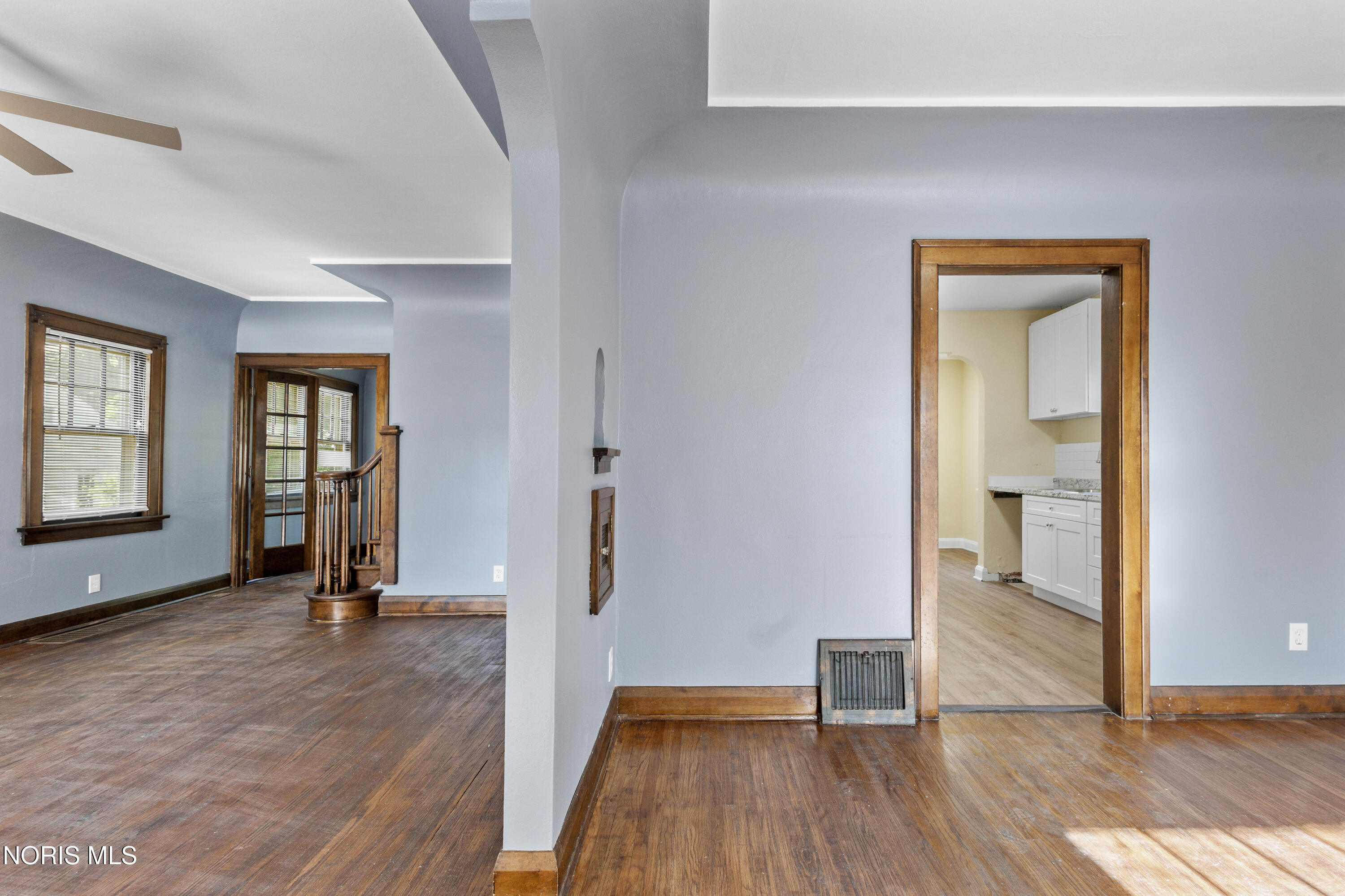 2817 Algonquin Parkway