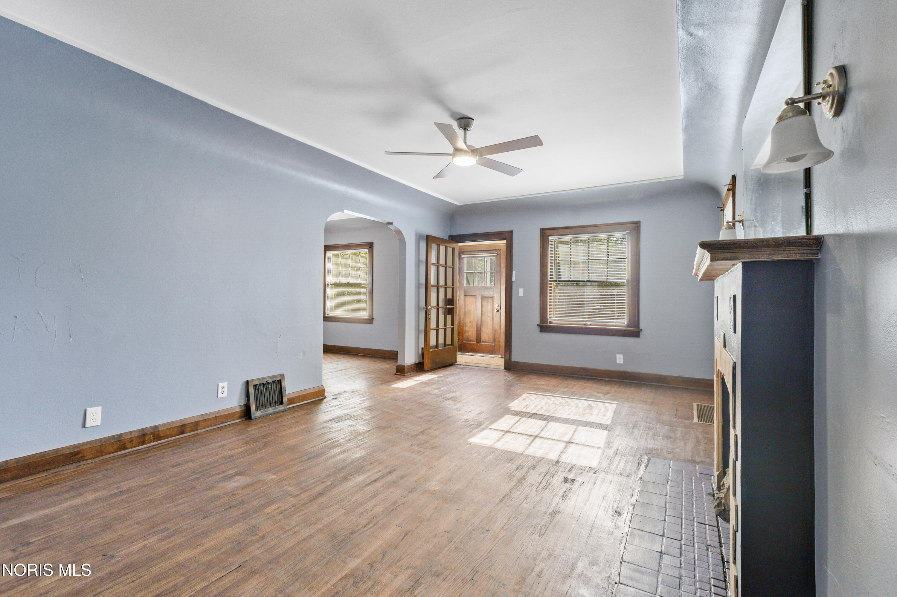 2817 Algonquin Parkway