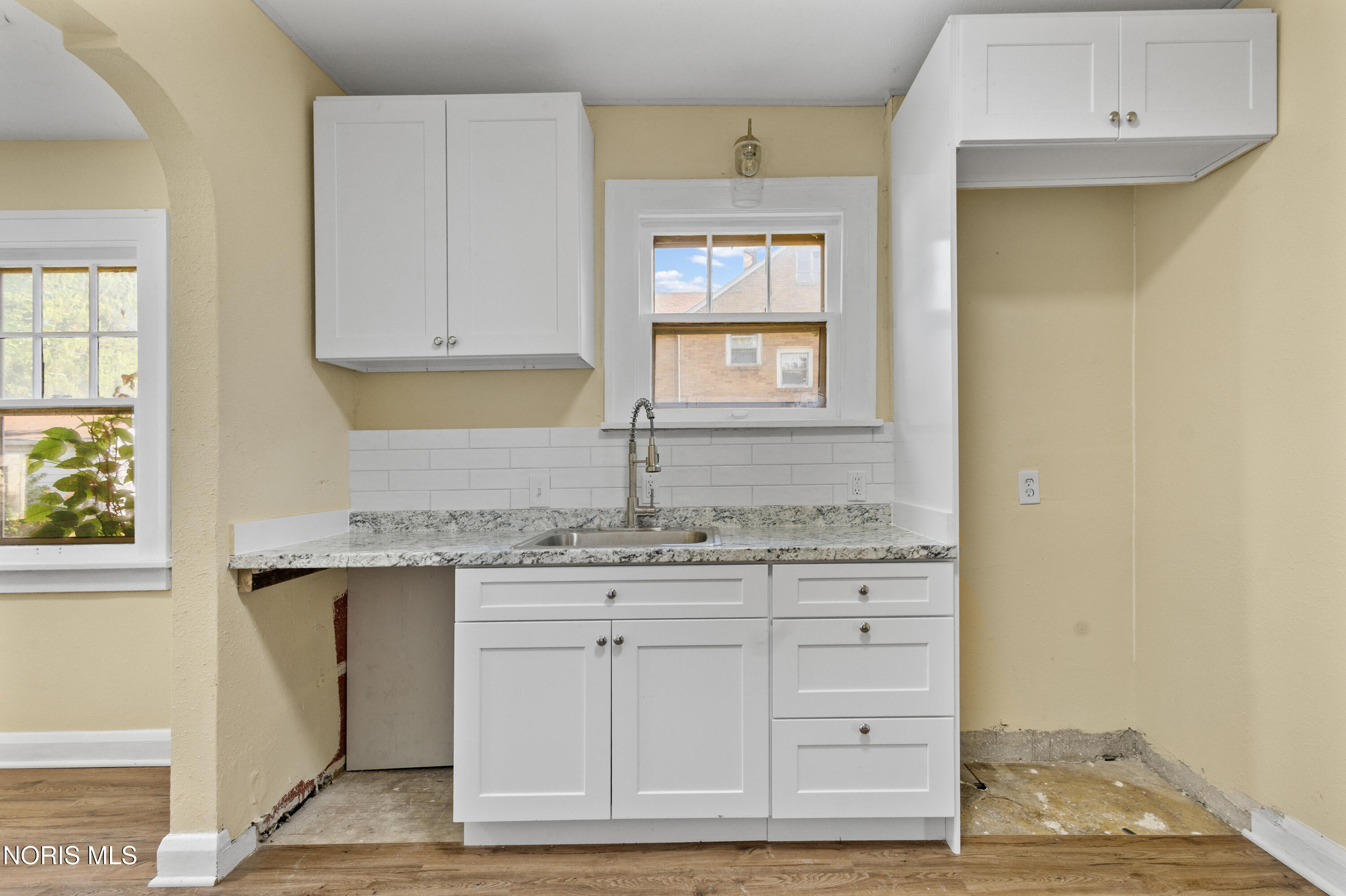 2817 Algonquin Parkway