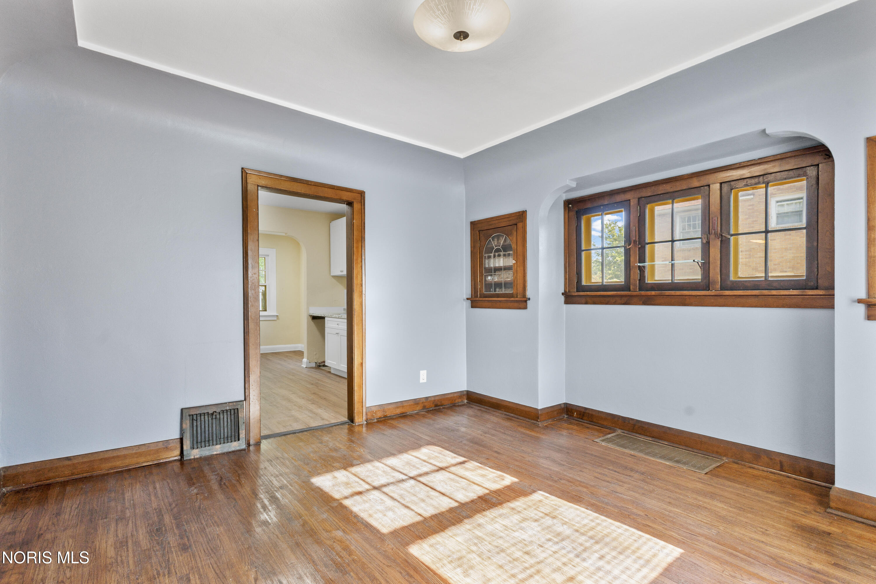 2817 Algonquin Parkway