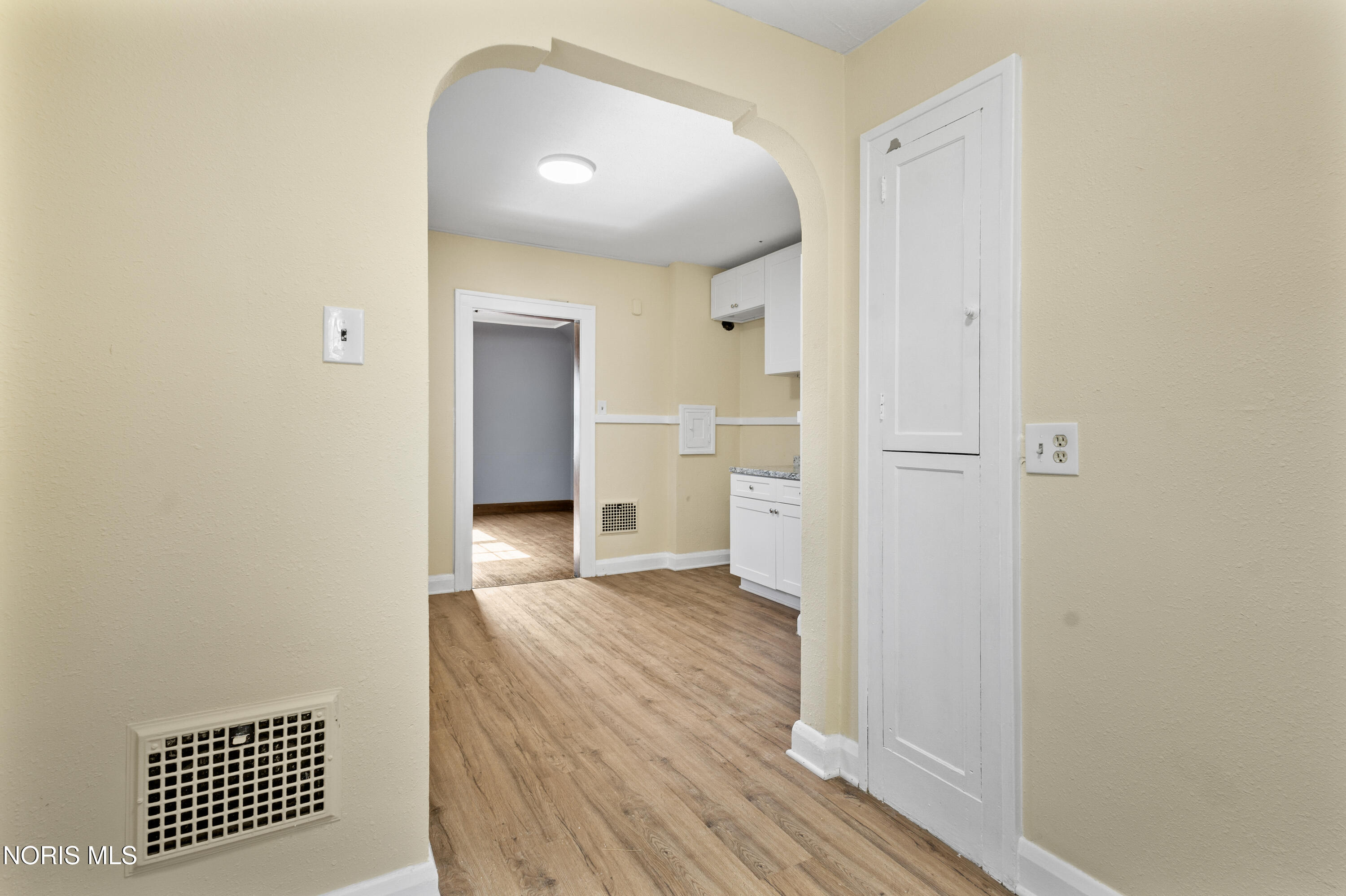 2817 Algonquin Parkway