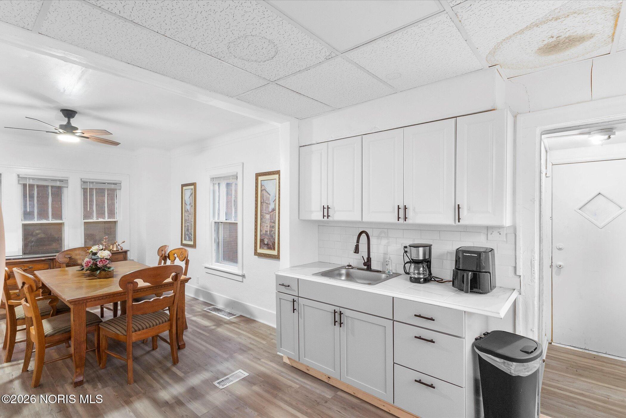 1805 Oakwood Avenue