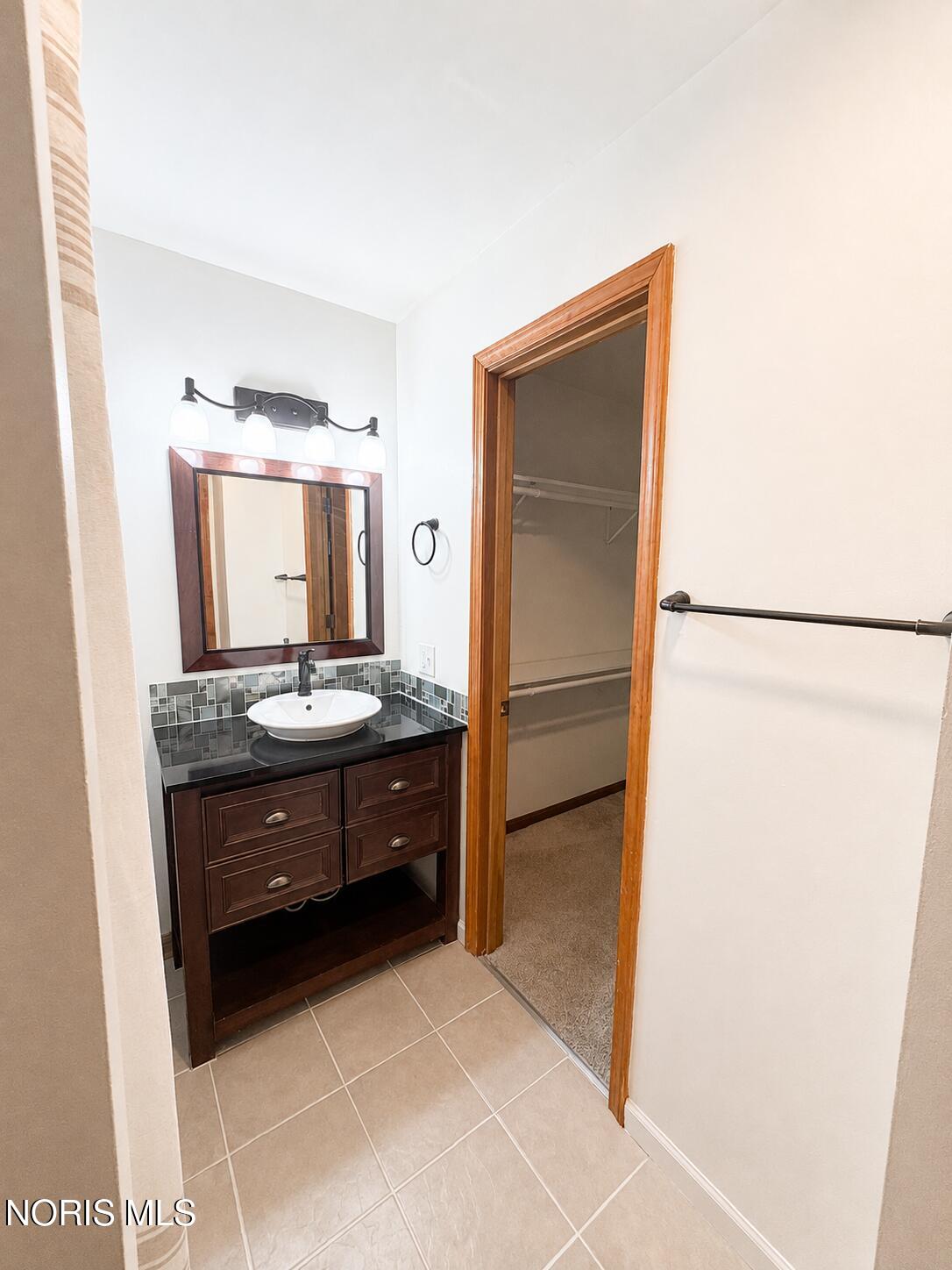 5713 Tibaron Lane, Apt 104