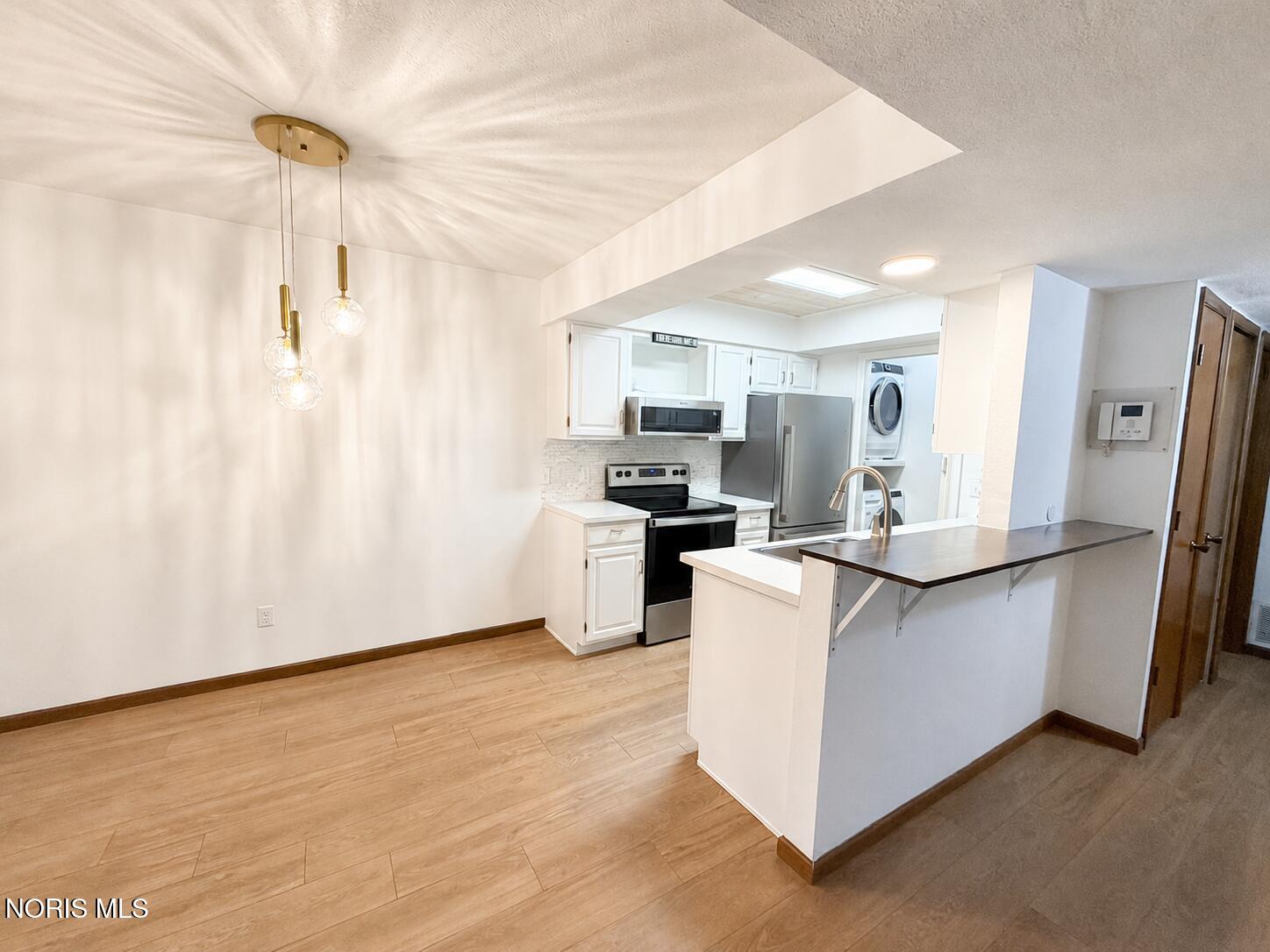 5713 Tibaron Lane, Apt 104