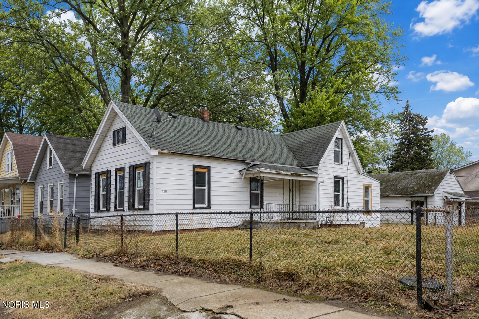 128 E Plumer Street