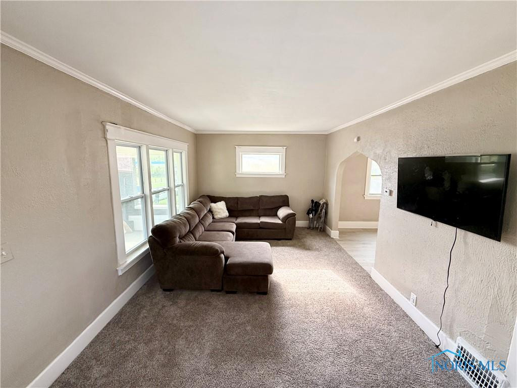 1523 Elm Street