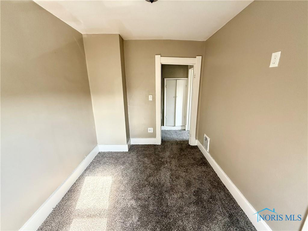 1523 Elm Street