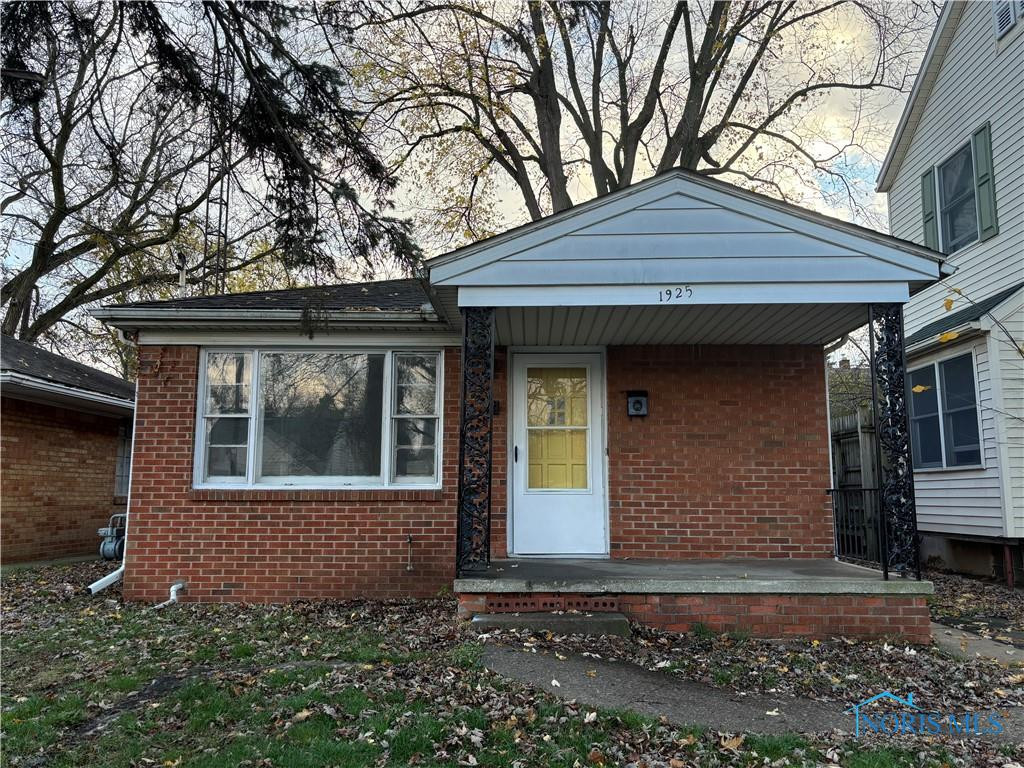 1925 Berdan Avenue
