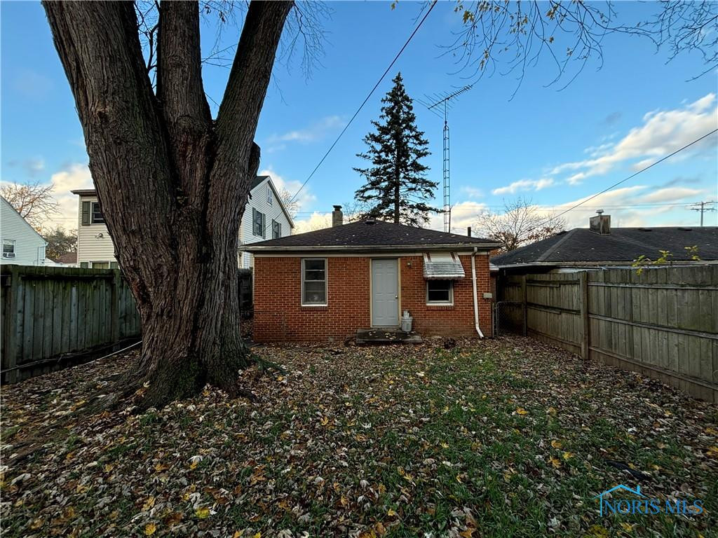 1925 Berdan Avenue