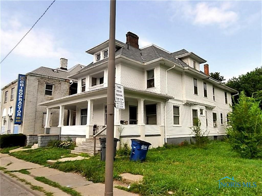 435 E Broadway Street