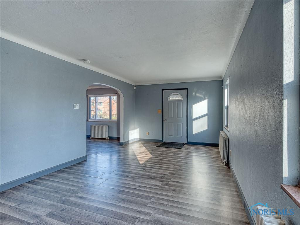 655 W Poinsetta Avenue