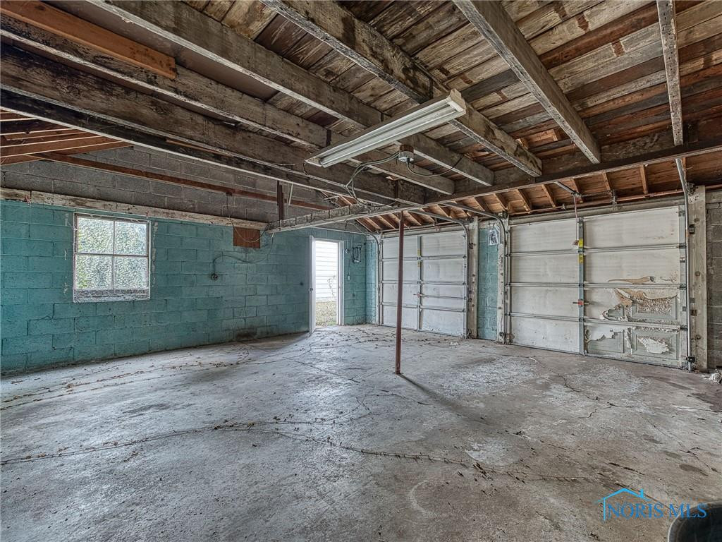 655 W Poinsetta Avenue