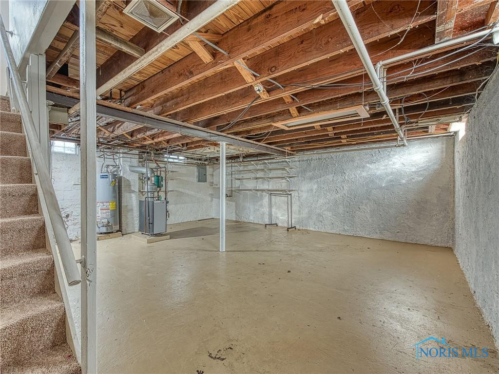 655 W Poinsetta Avenue
