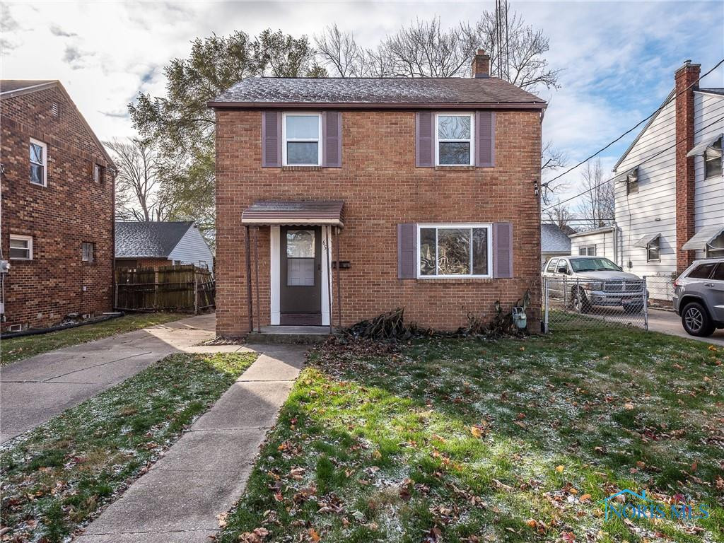655 W Poinsetta Avenue