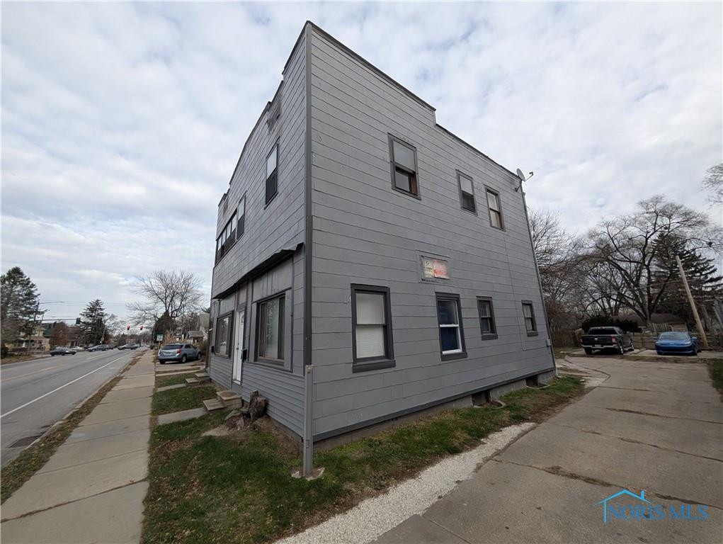 527 S Detroit Avenue