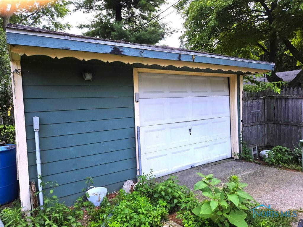 4501 Thackeray Road