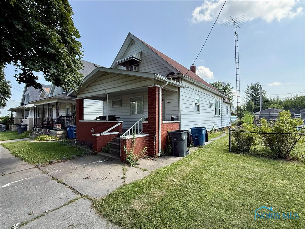 2916 Elm Street