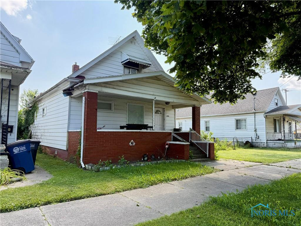 2916 Elm Street
