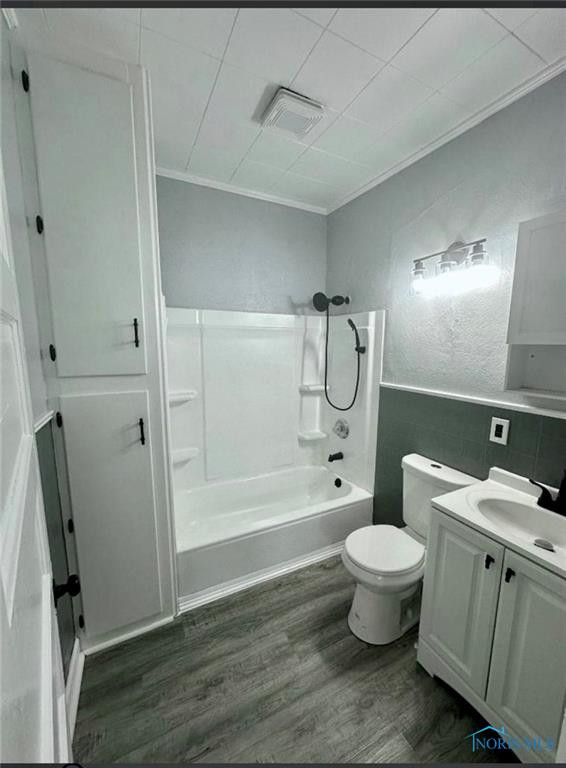 2916 Elm Street
