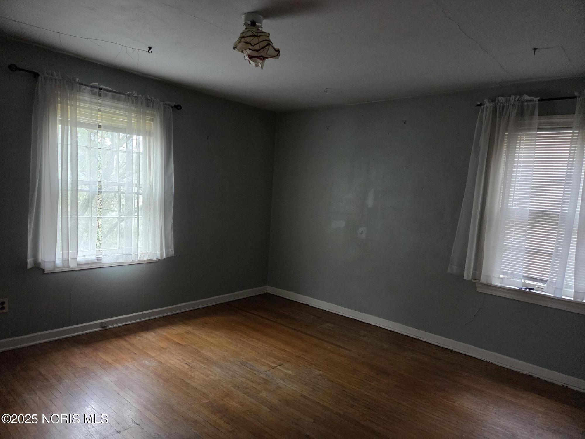 2433 Georgetown Avenue