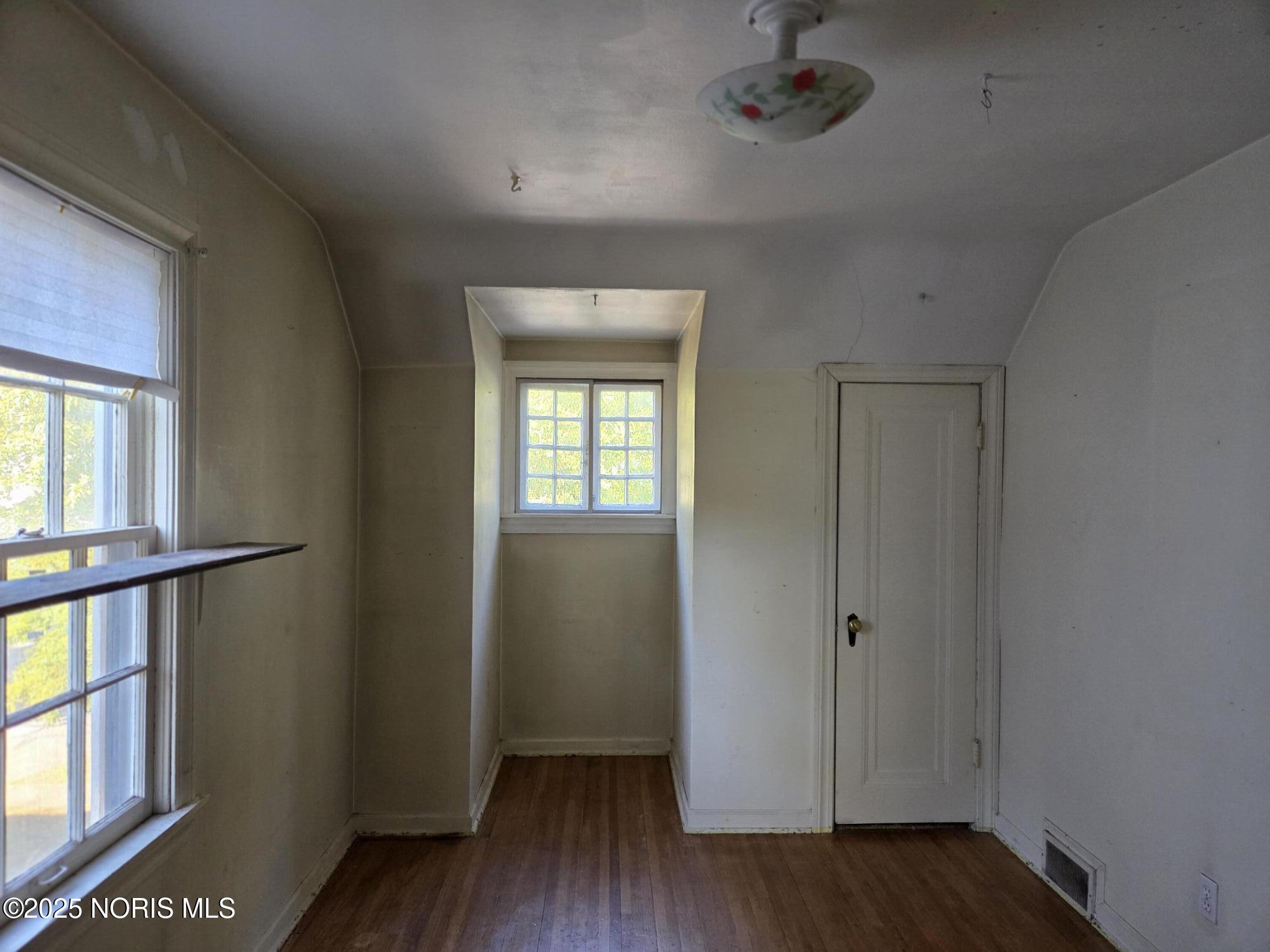 2433 Georgetown Avenue