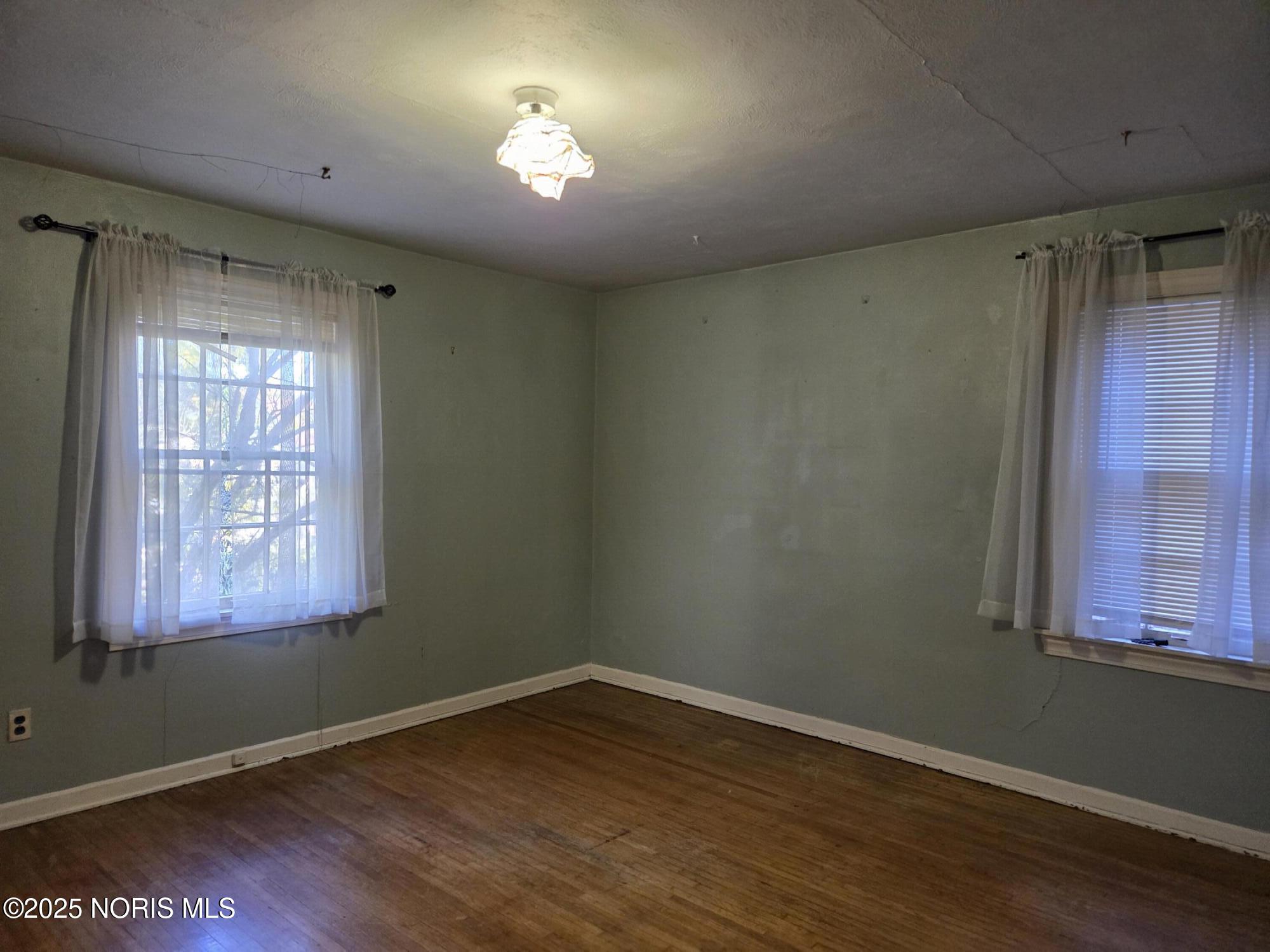 2433 Georgetown Avenue