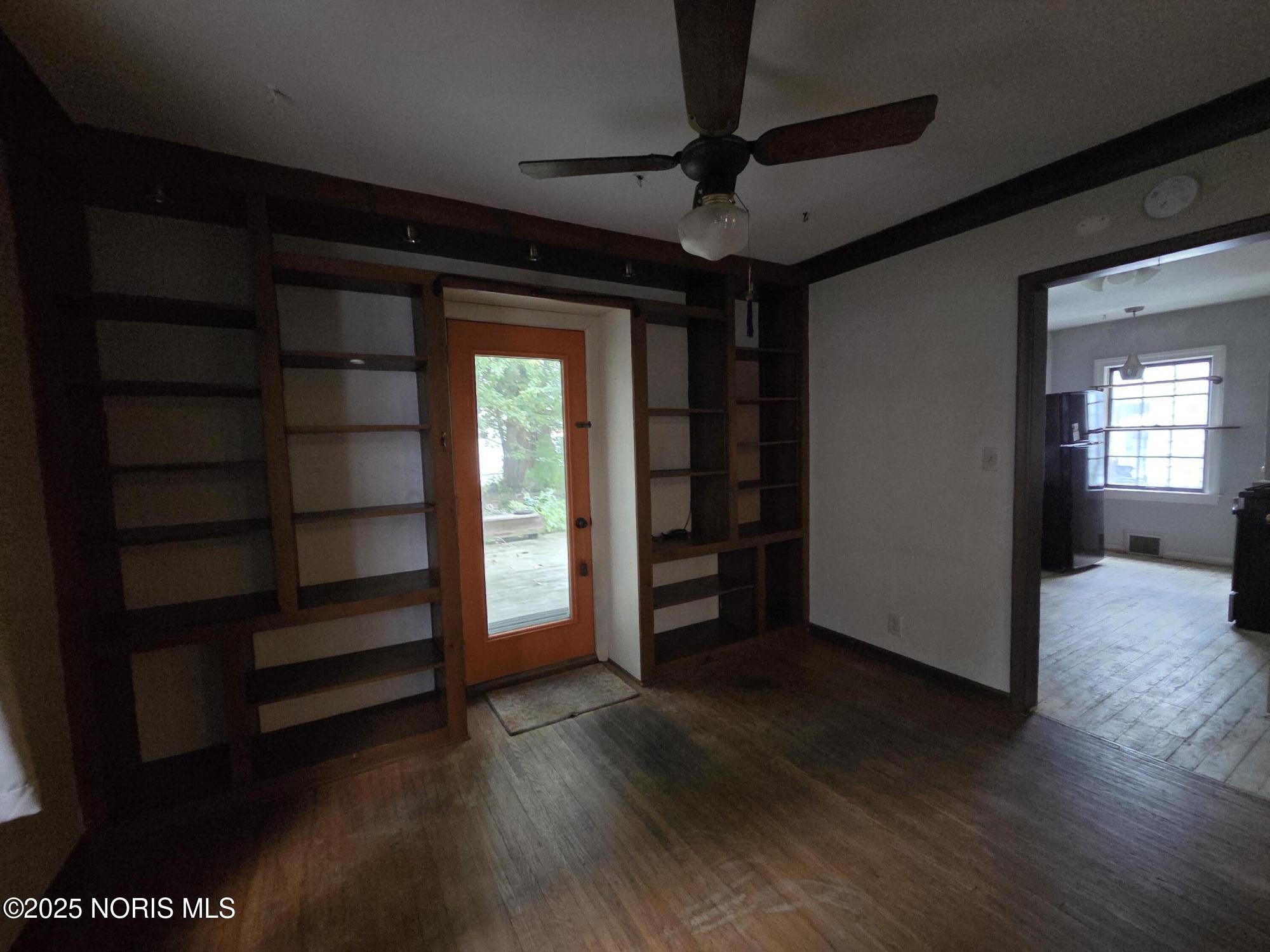 2433 Georgetown Avenue
