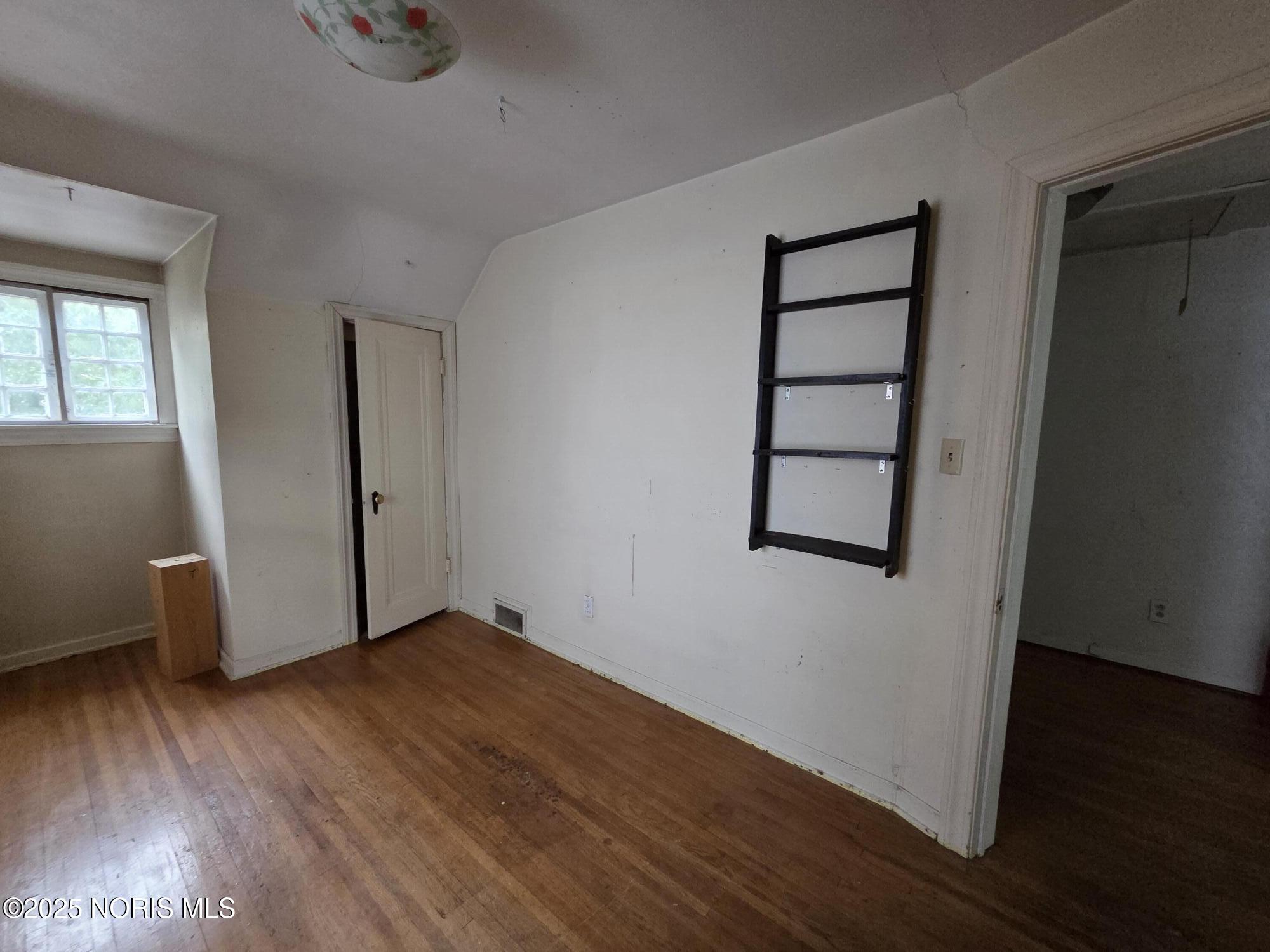 2433 Georgetown Avenue