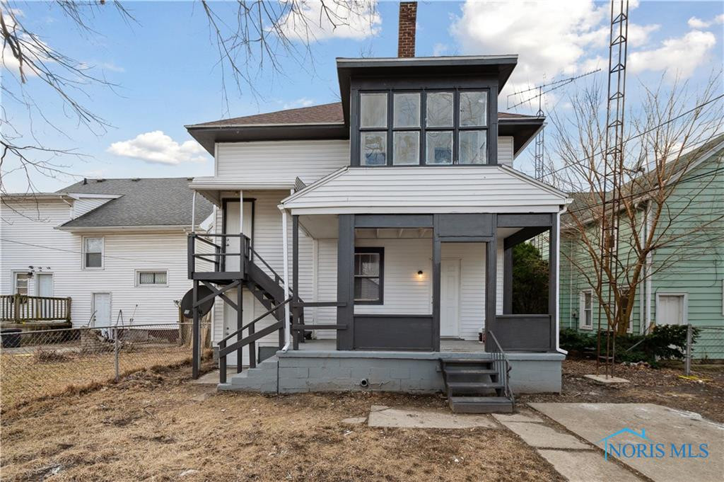 871 Oak Street