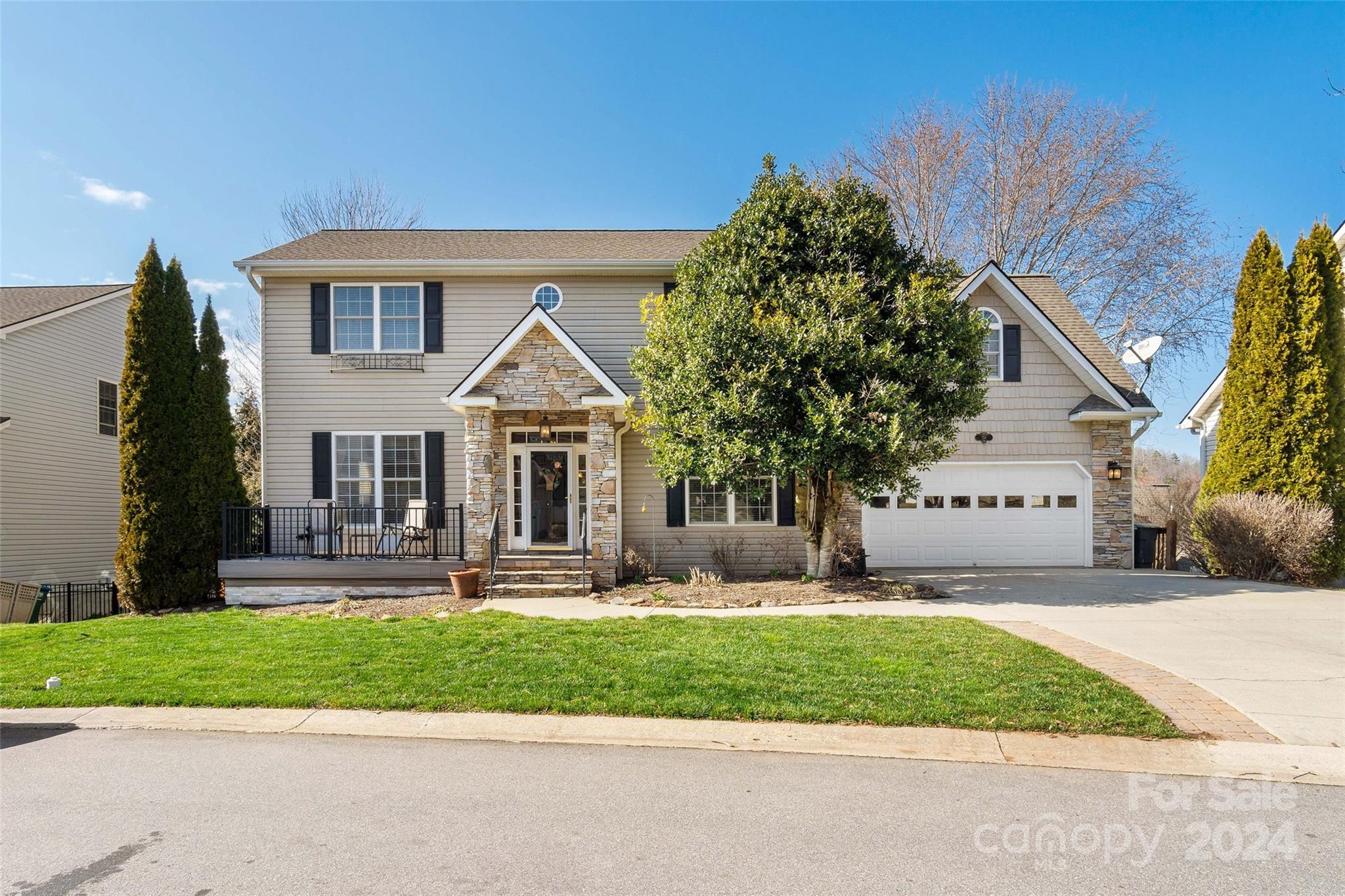 214 Rivercrest Boulevard