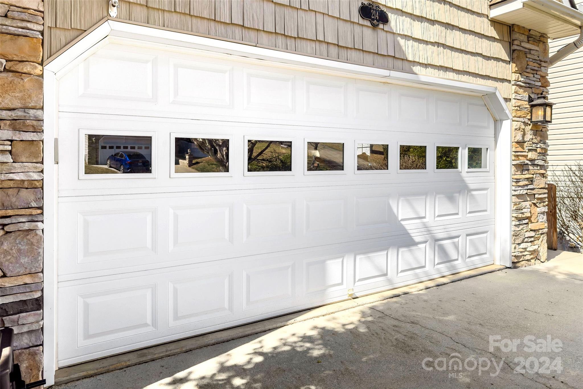 214 Rivercrest Boulevard