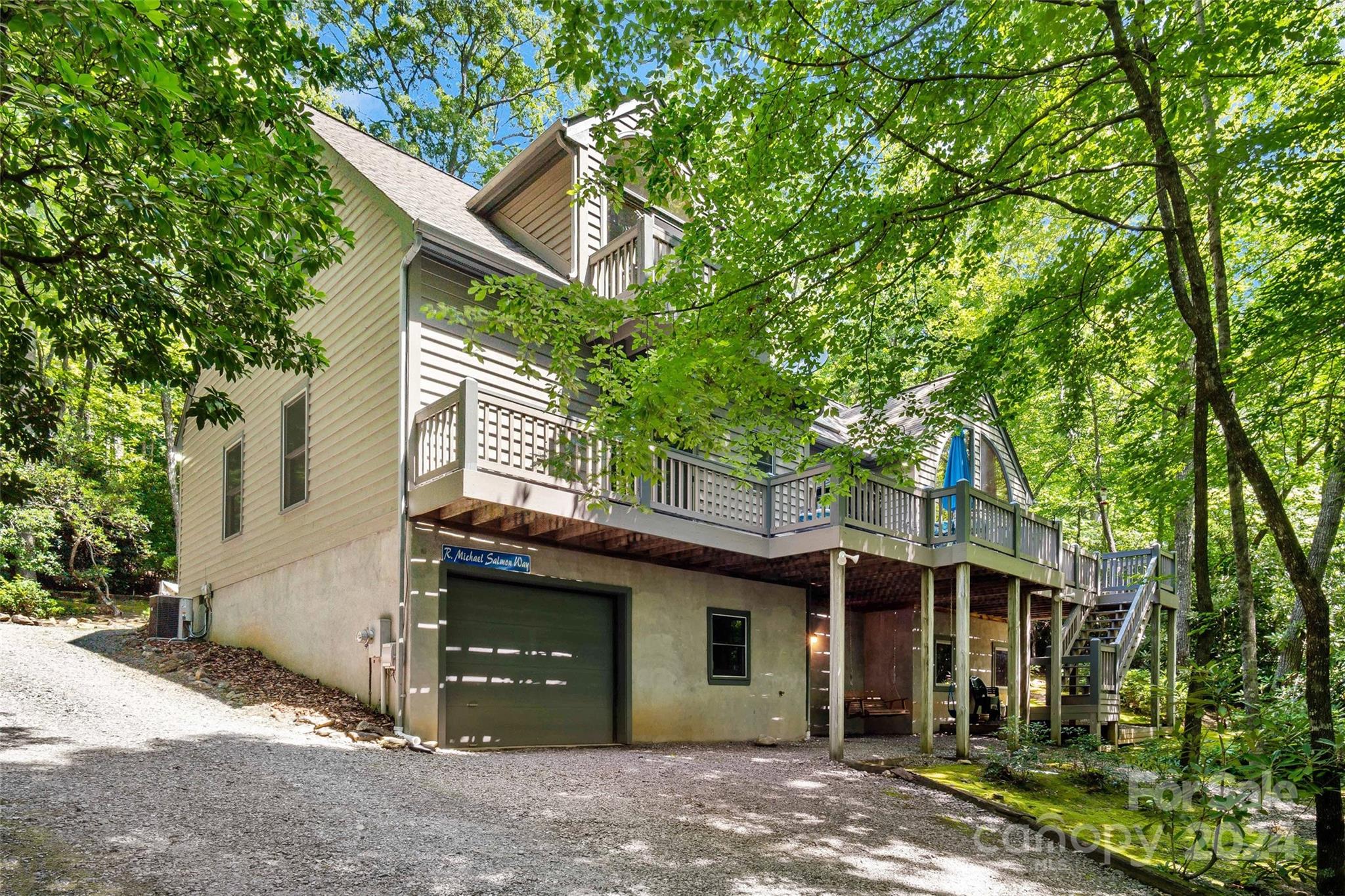 203 St Andrews Place