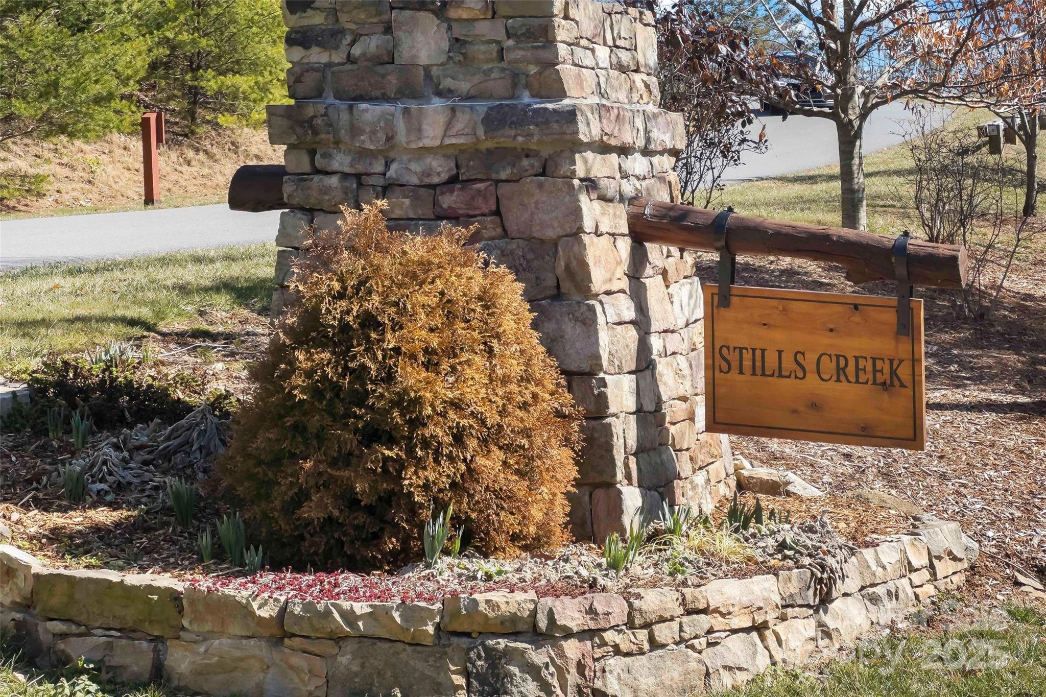 22 Stills Creek Loop