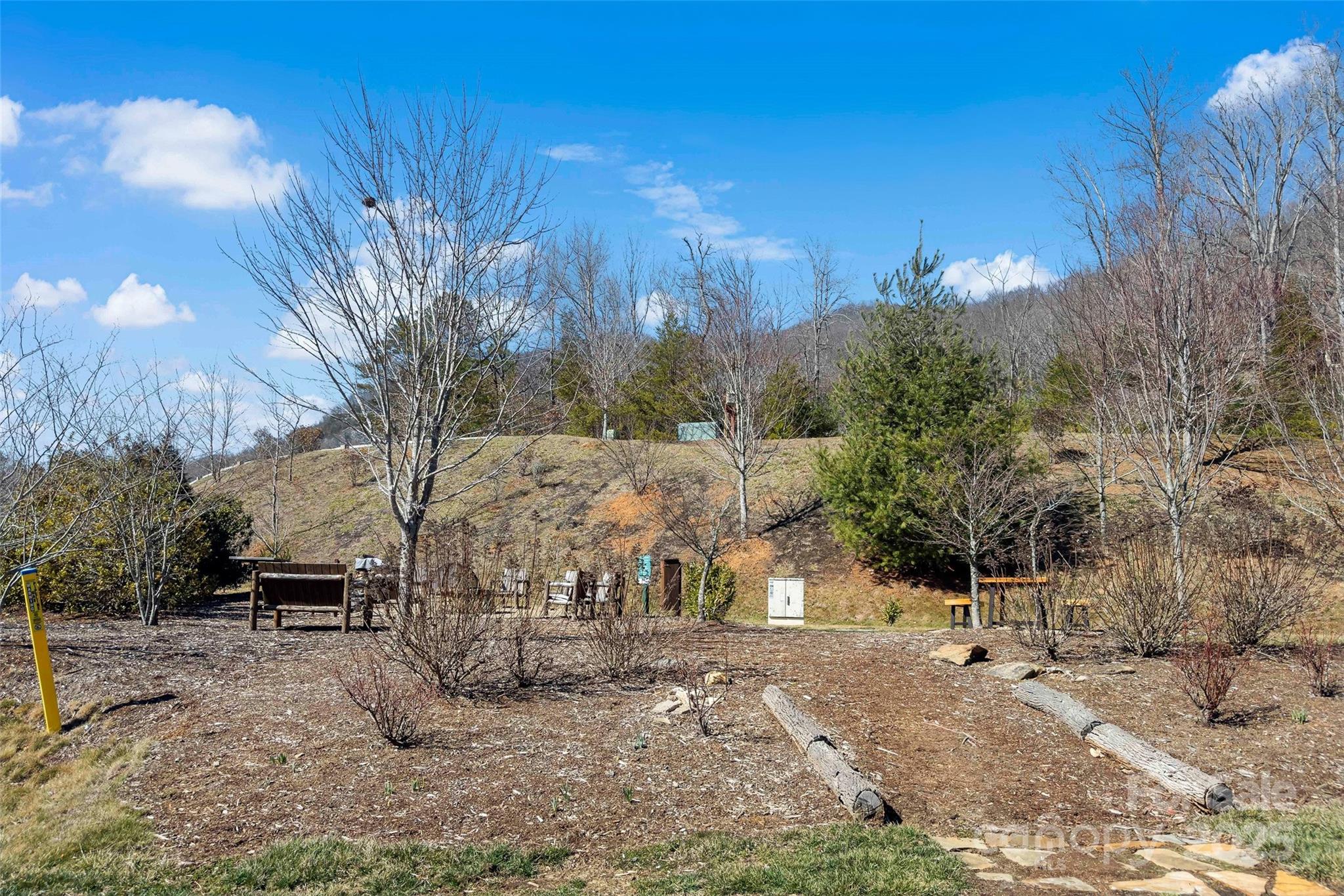 22 Stills Creek Loop