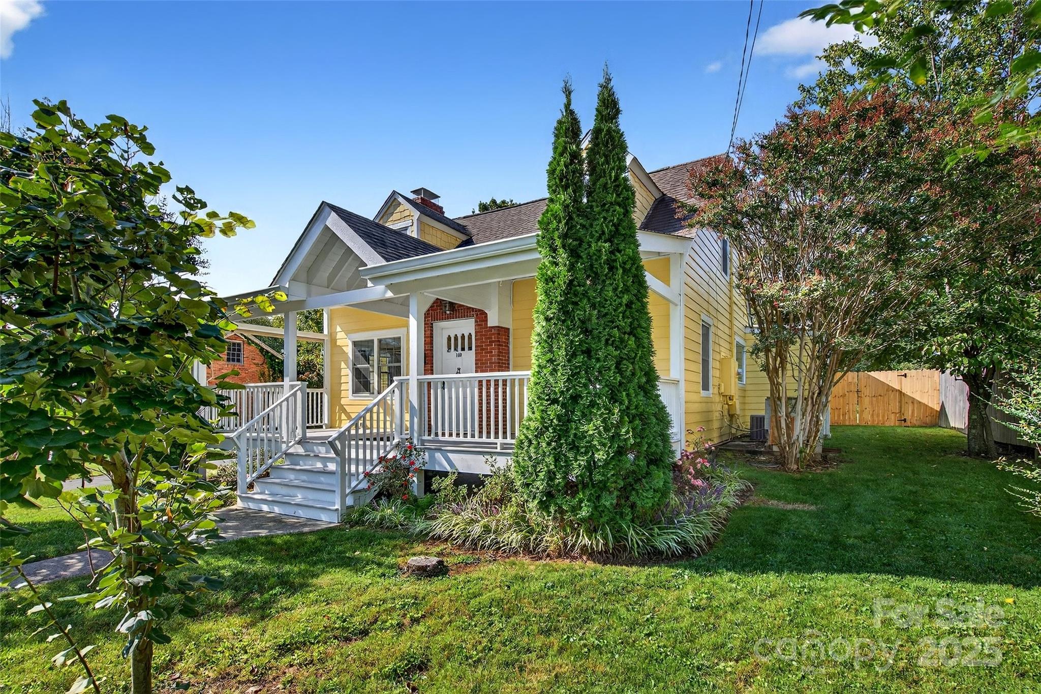 109 N Dougherty Street