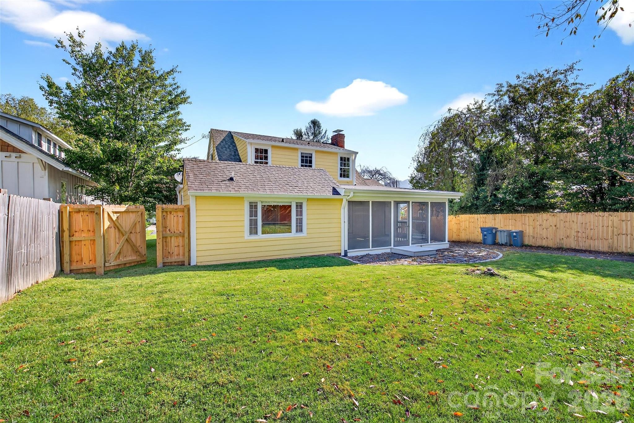 109 N Dougherty Street