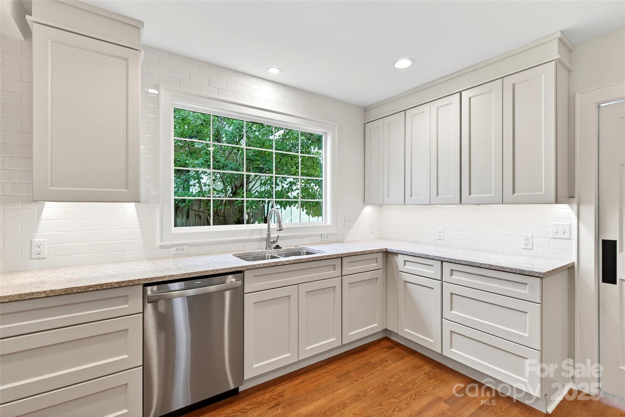 109 N Dougherty Street