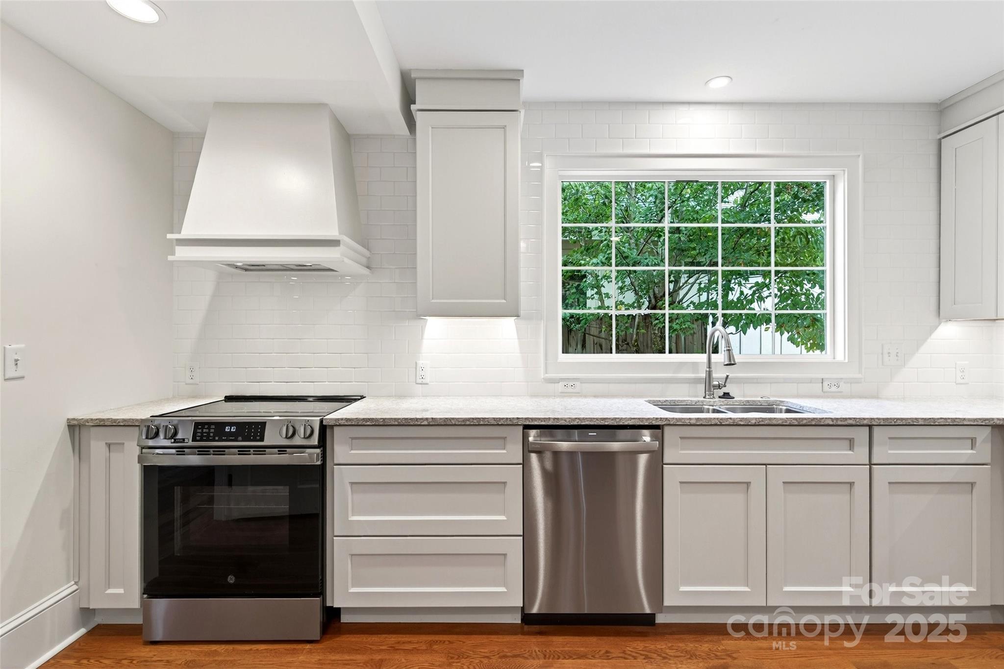 109 N Dougherty Street