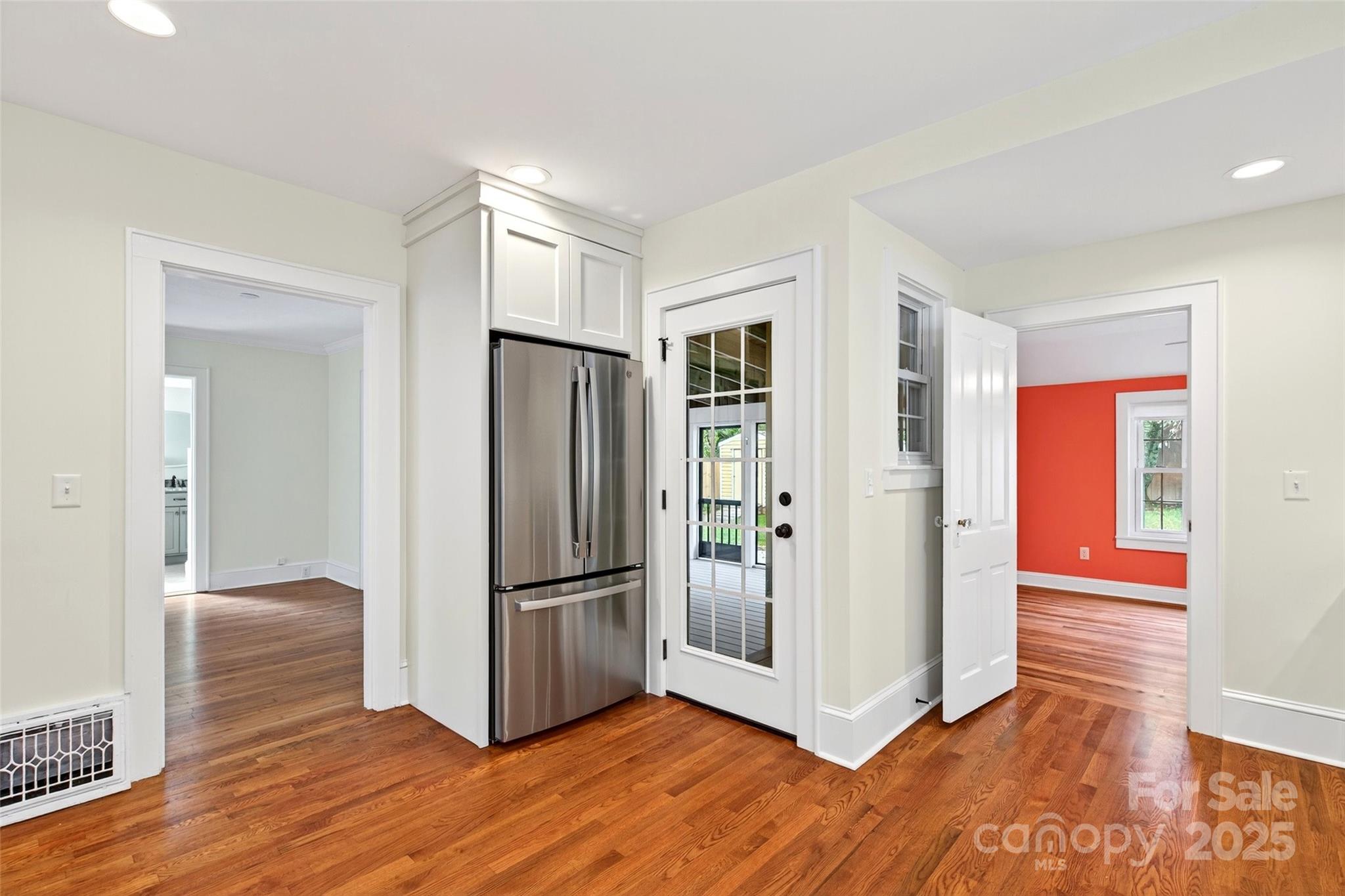 109 N Dougherty Street