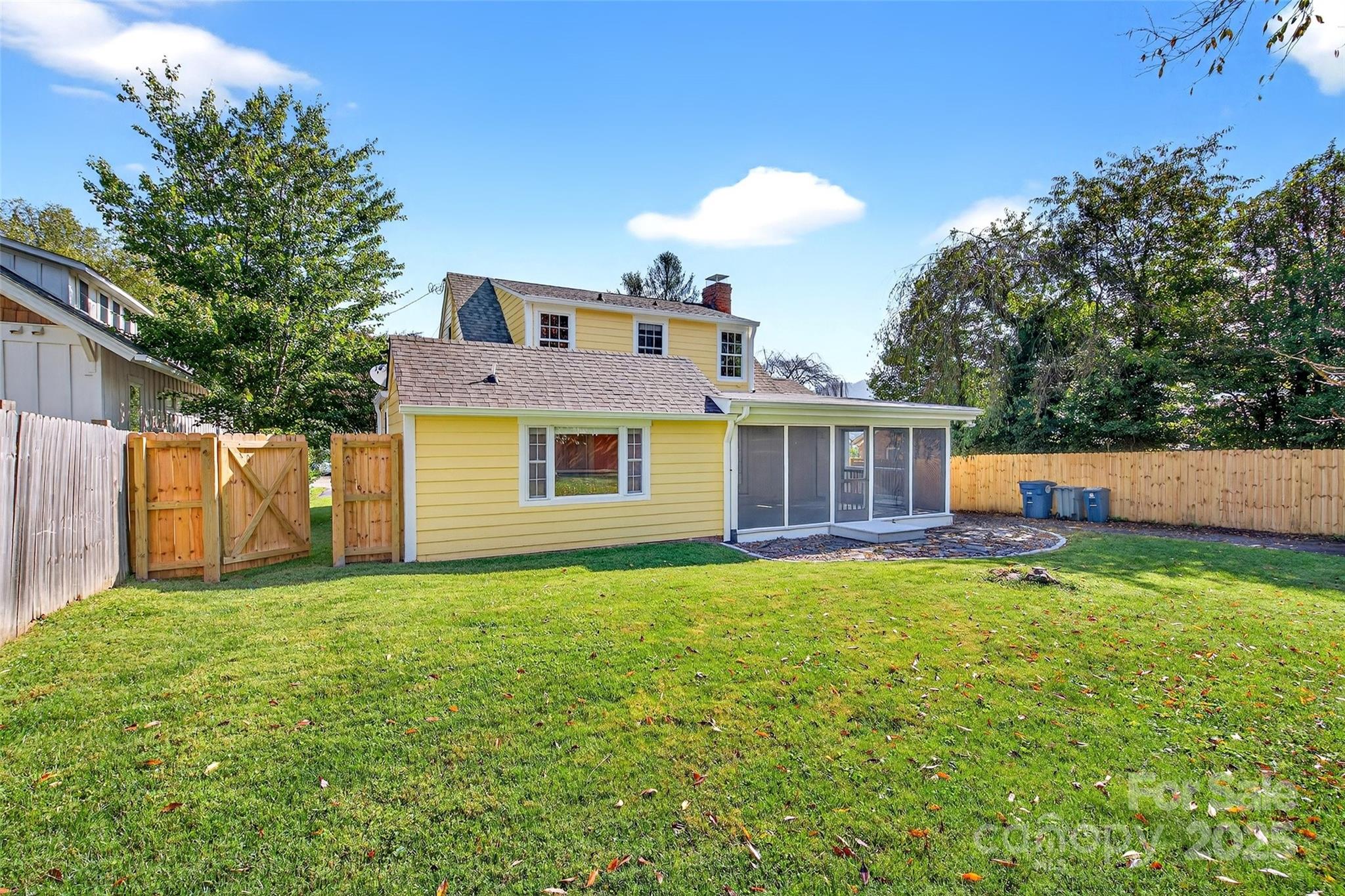 109 N Dougherty Street