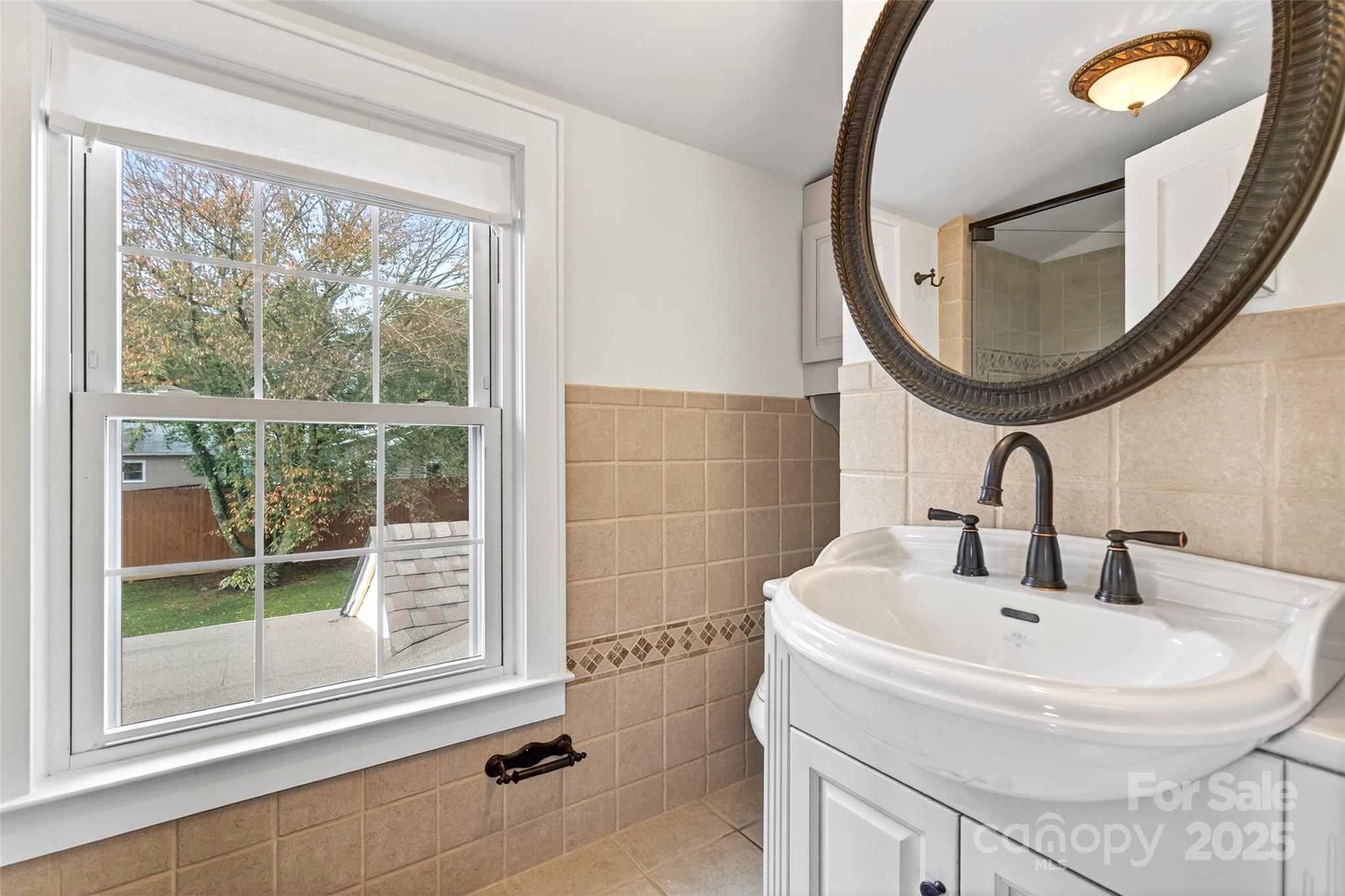 109 N Dougherty Street